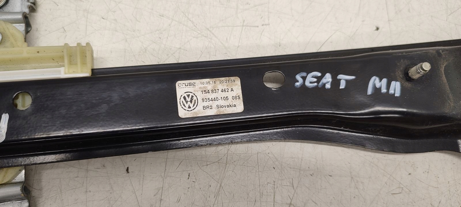 window regulator right front Seat Mii 1,0 MPI
