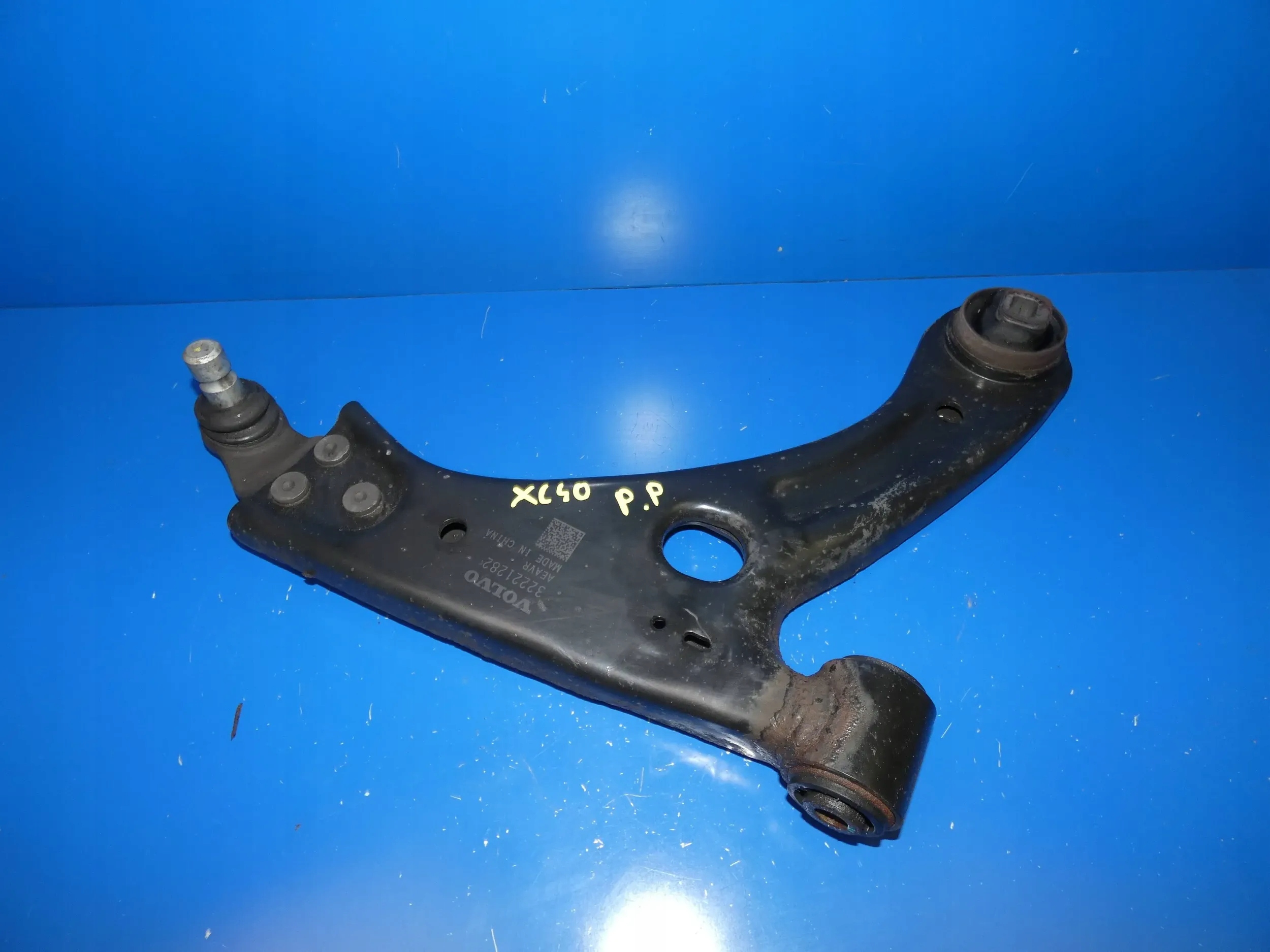VOLVO XC40 arm right front front right