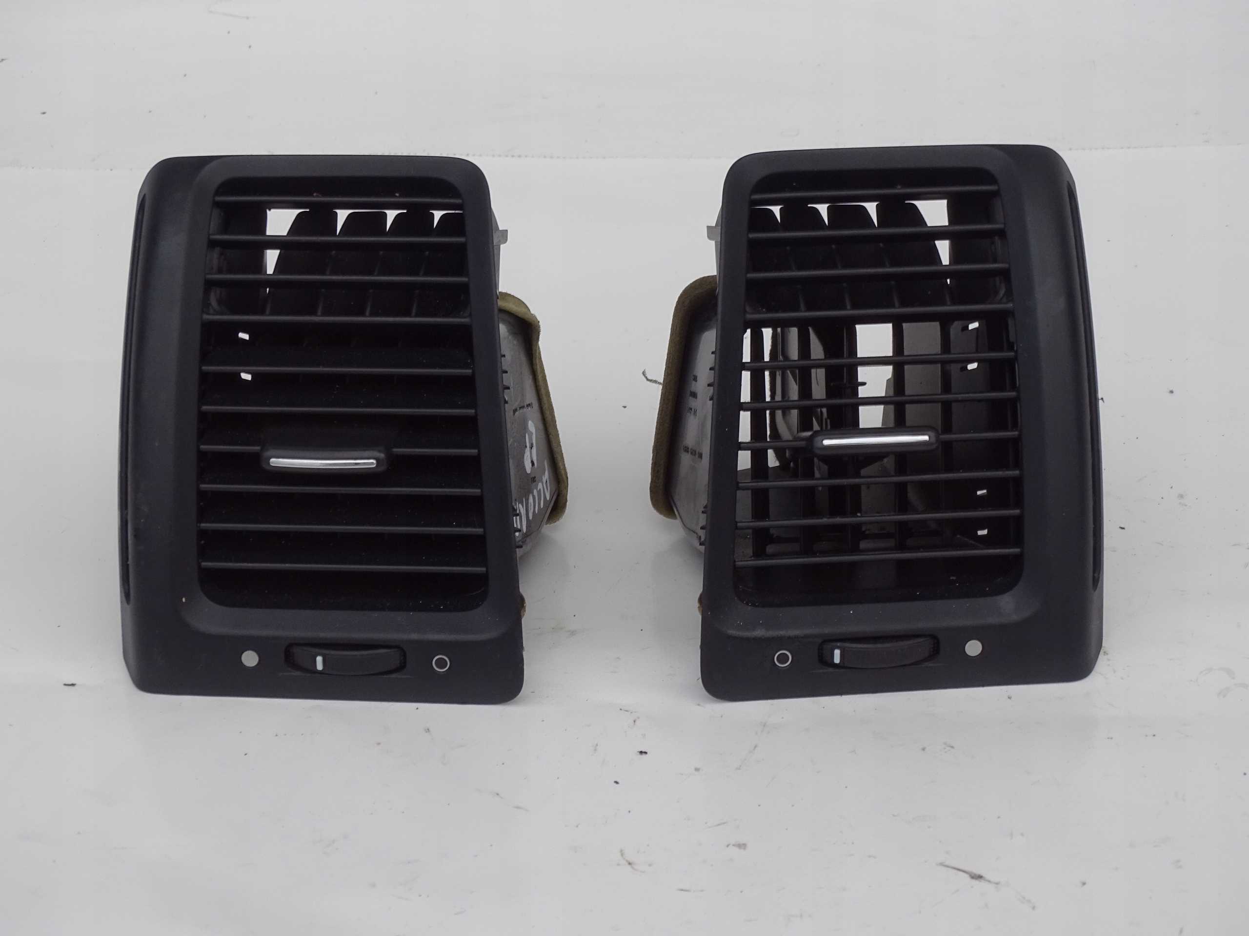 воздухозаборник жалюзи потока воздуха Honda Accord VII