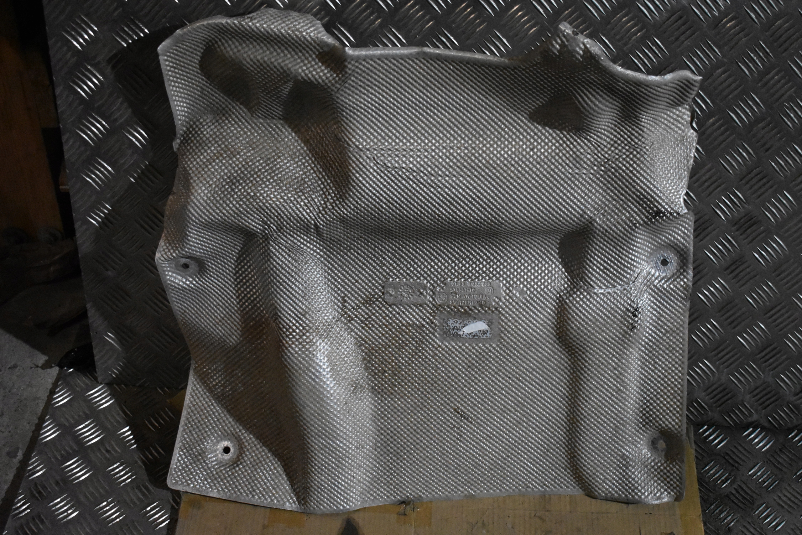 IDEALNA BLENDE ABDECKUNG TERMICZNA BMW F90 1