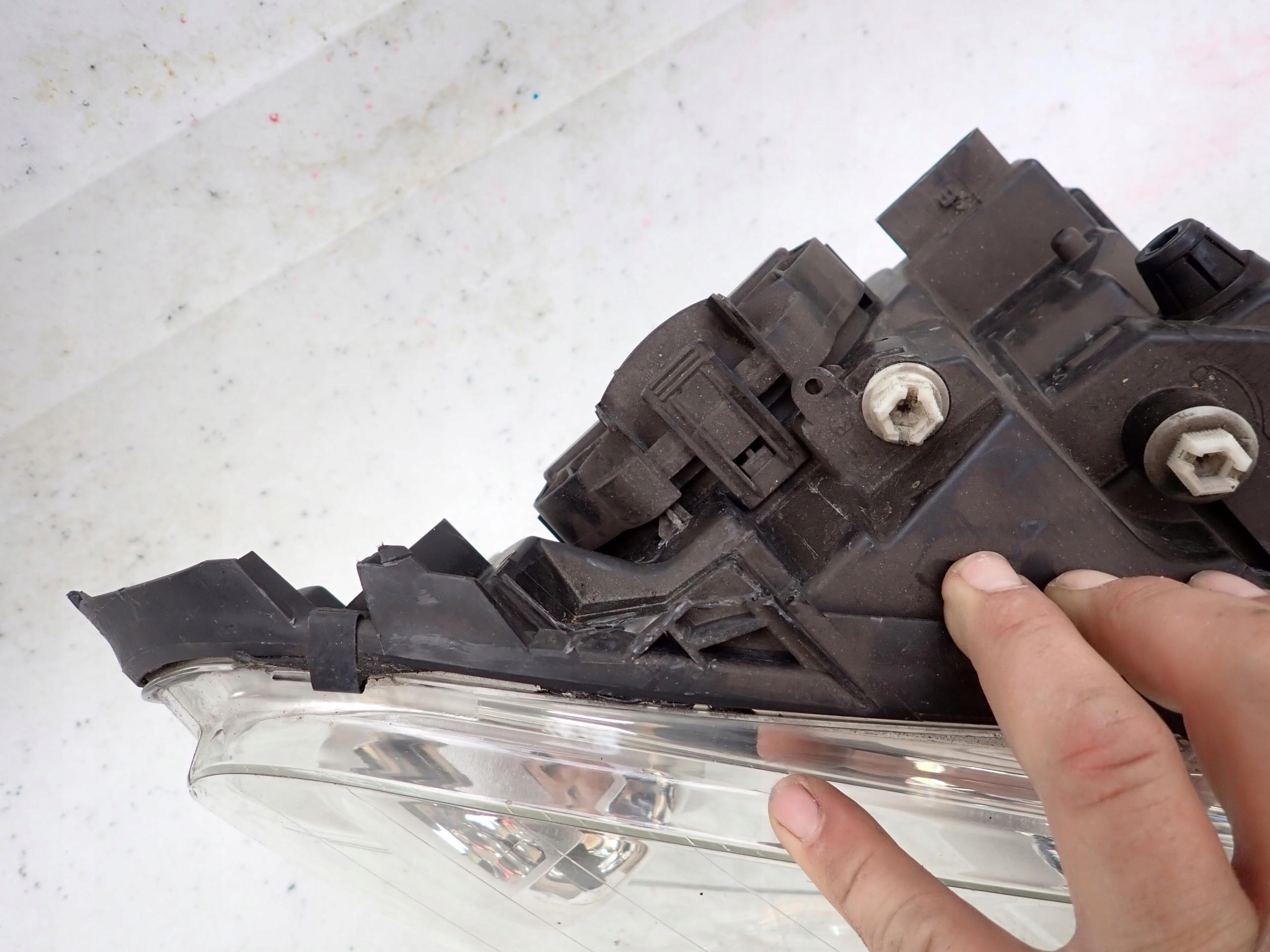 MERCEDES B-KLASA W245 05- light right front front XENON A1698208461