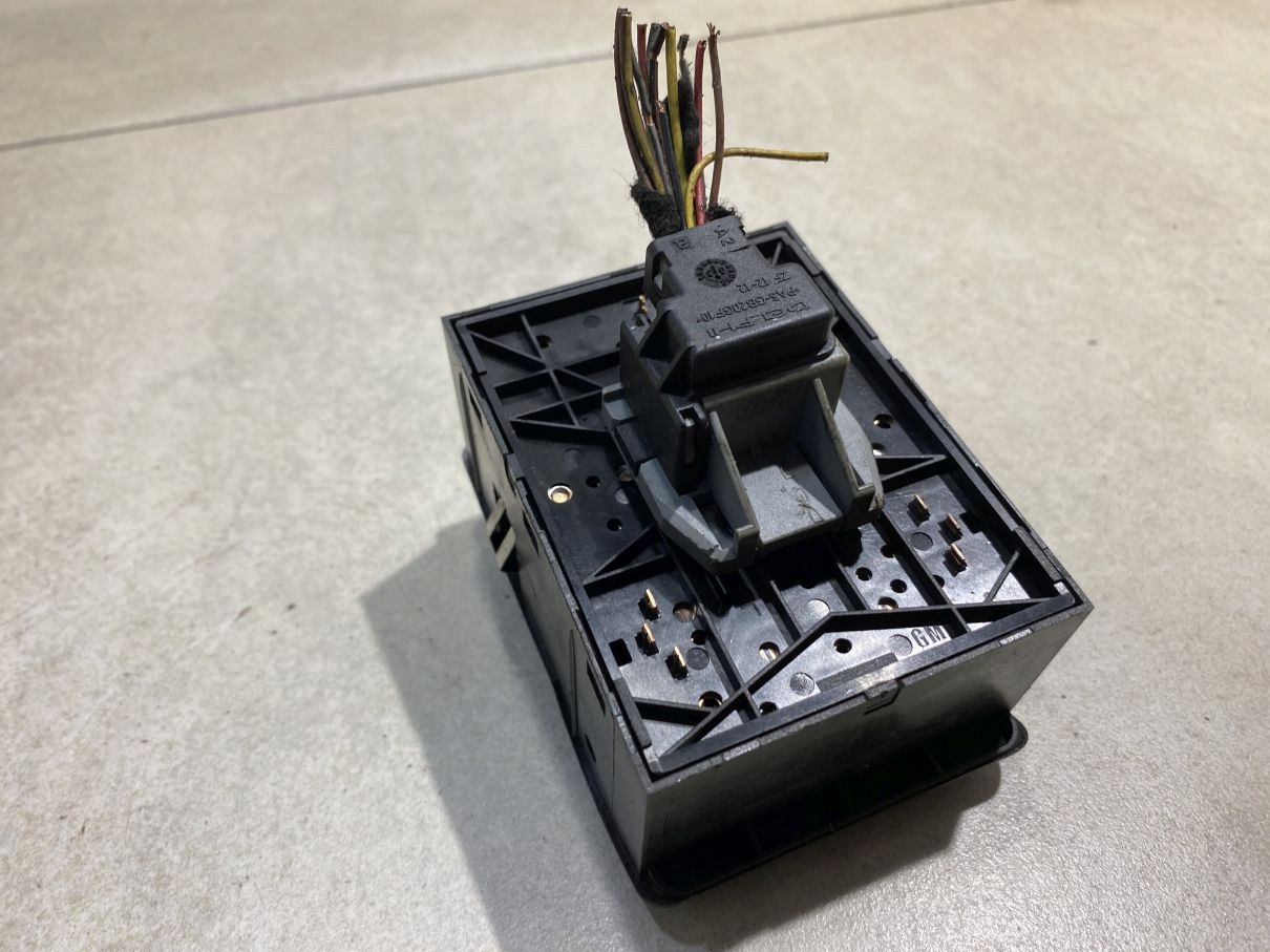 interruttore luci OPEL CORSA C 9116612