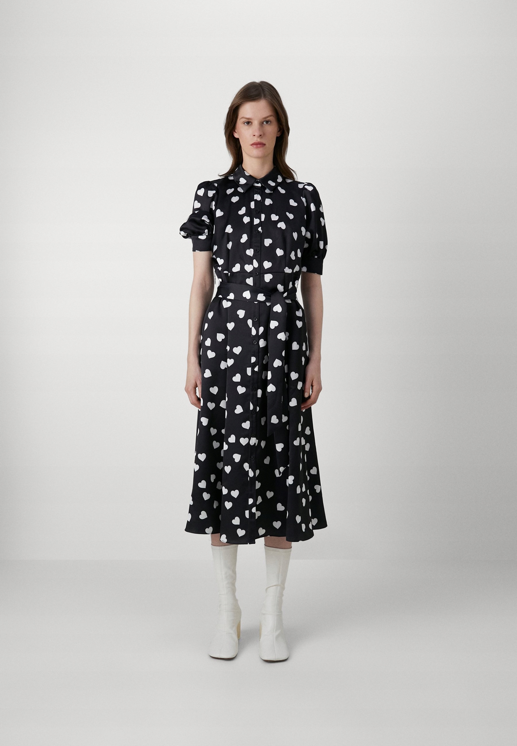 Šaty se srdíčky Kate Spade 40