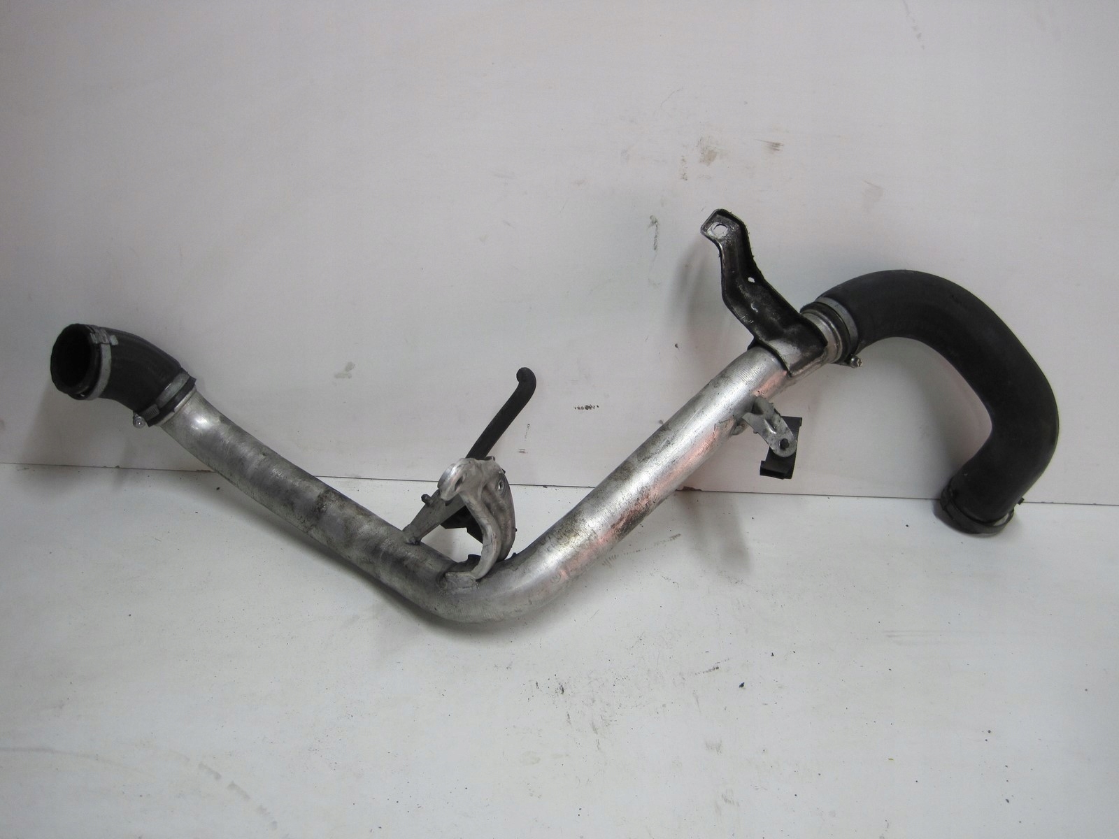 pipe hose VOLVO V40 1,6D 14R
