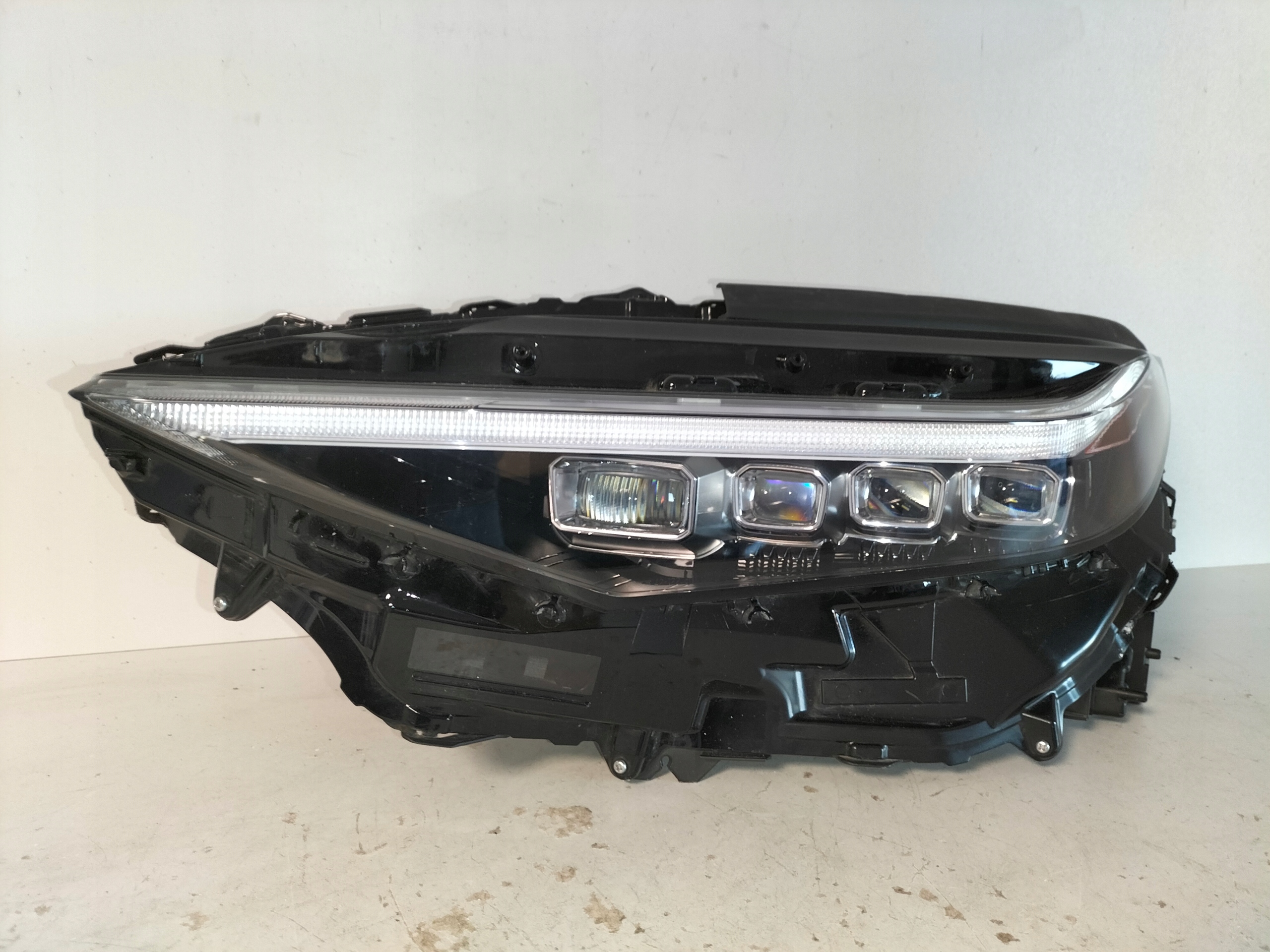 light front reflektor left TOYOTA BZ4X EA10 22- FULL LED