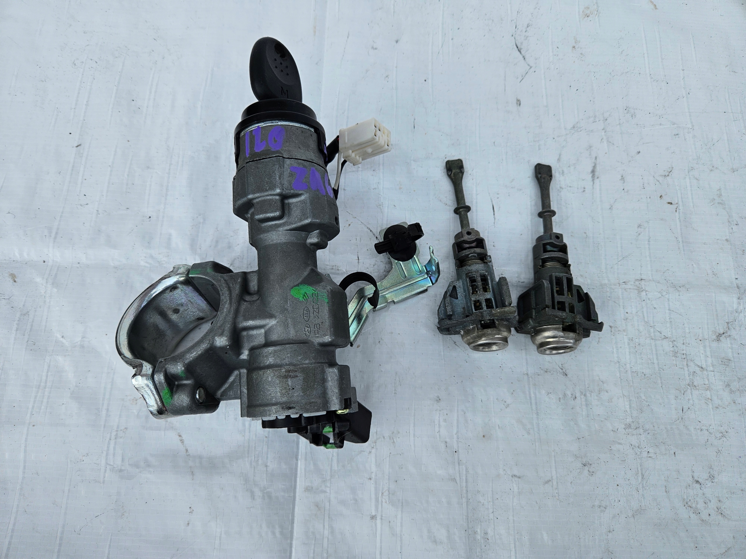 STACYJKA + 1x KLUCZYK + 2X WKŁADKA HYUNDAI I20 I 12-14