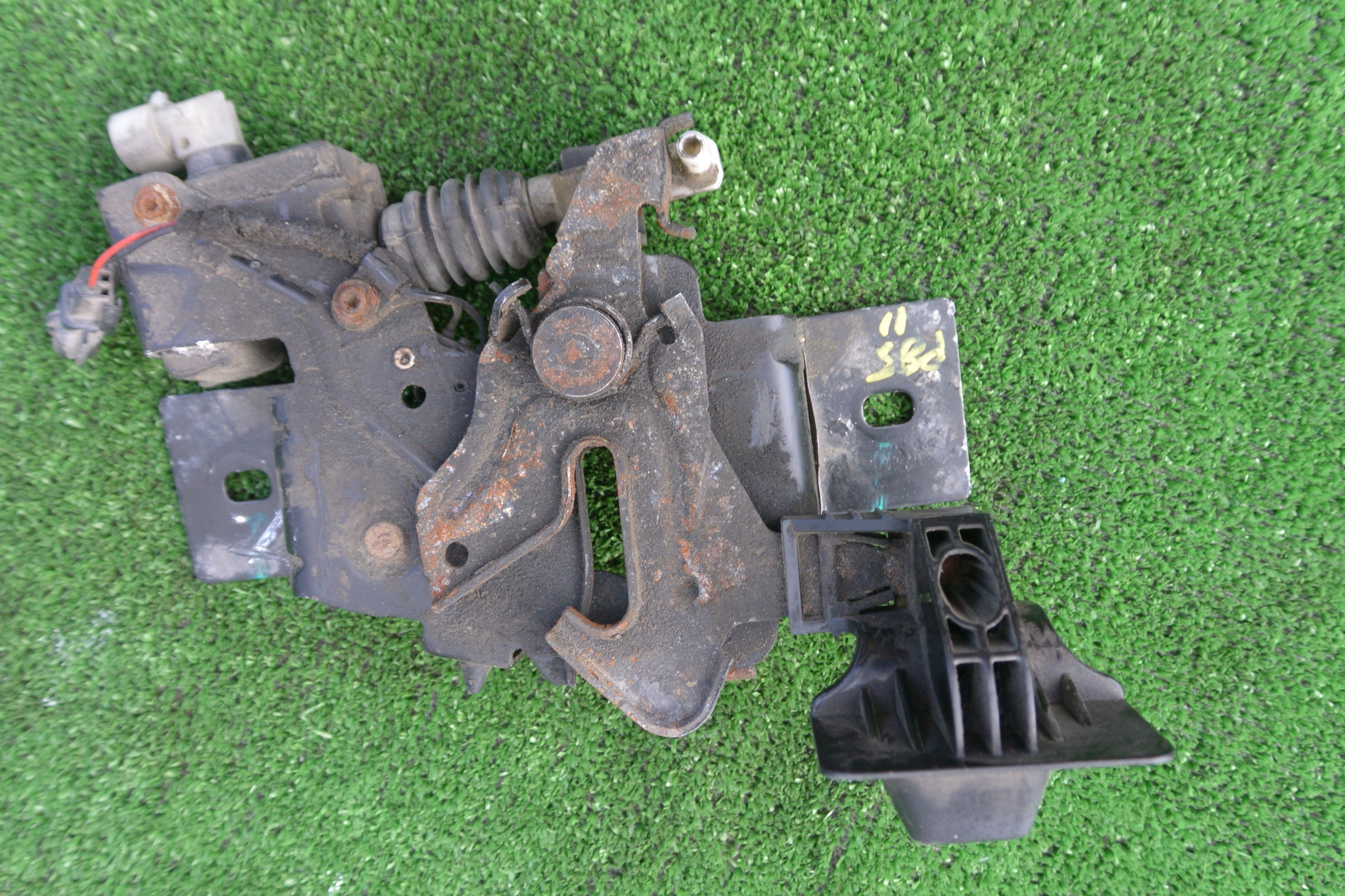 SERRURE CAPOT TESLA MODEL S 12-16 EU