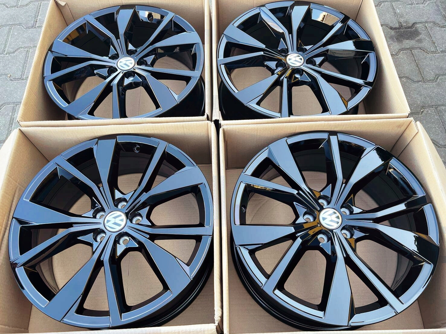 4x NOWE FELGI ALU OE VW POLO GOLF IV BORA T-CROSS 7x18 5x100 ET39