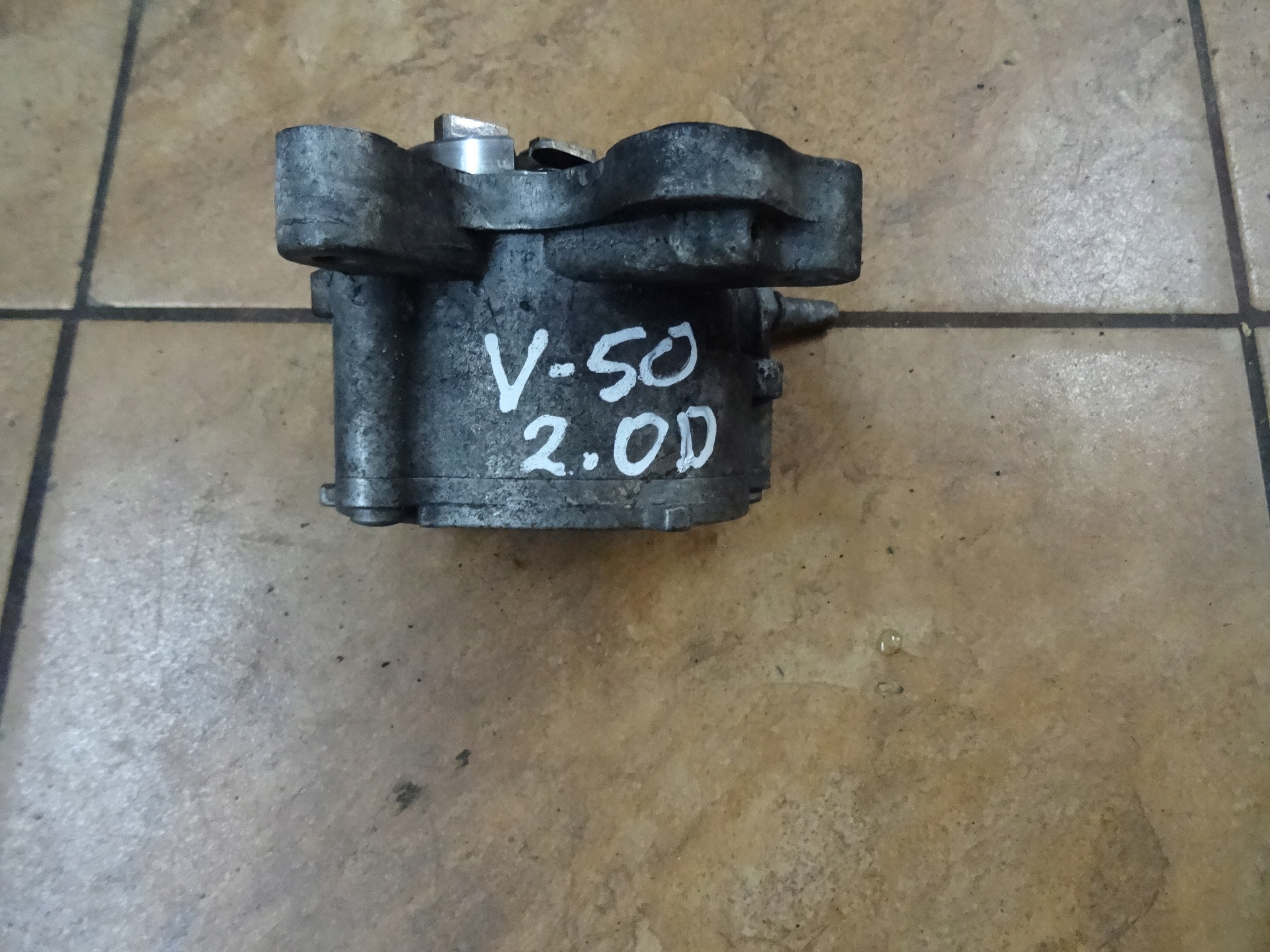 volvo V50 2.0d насос вакум