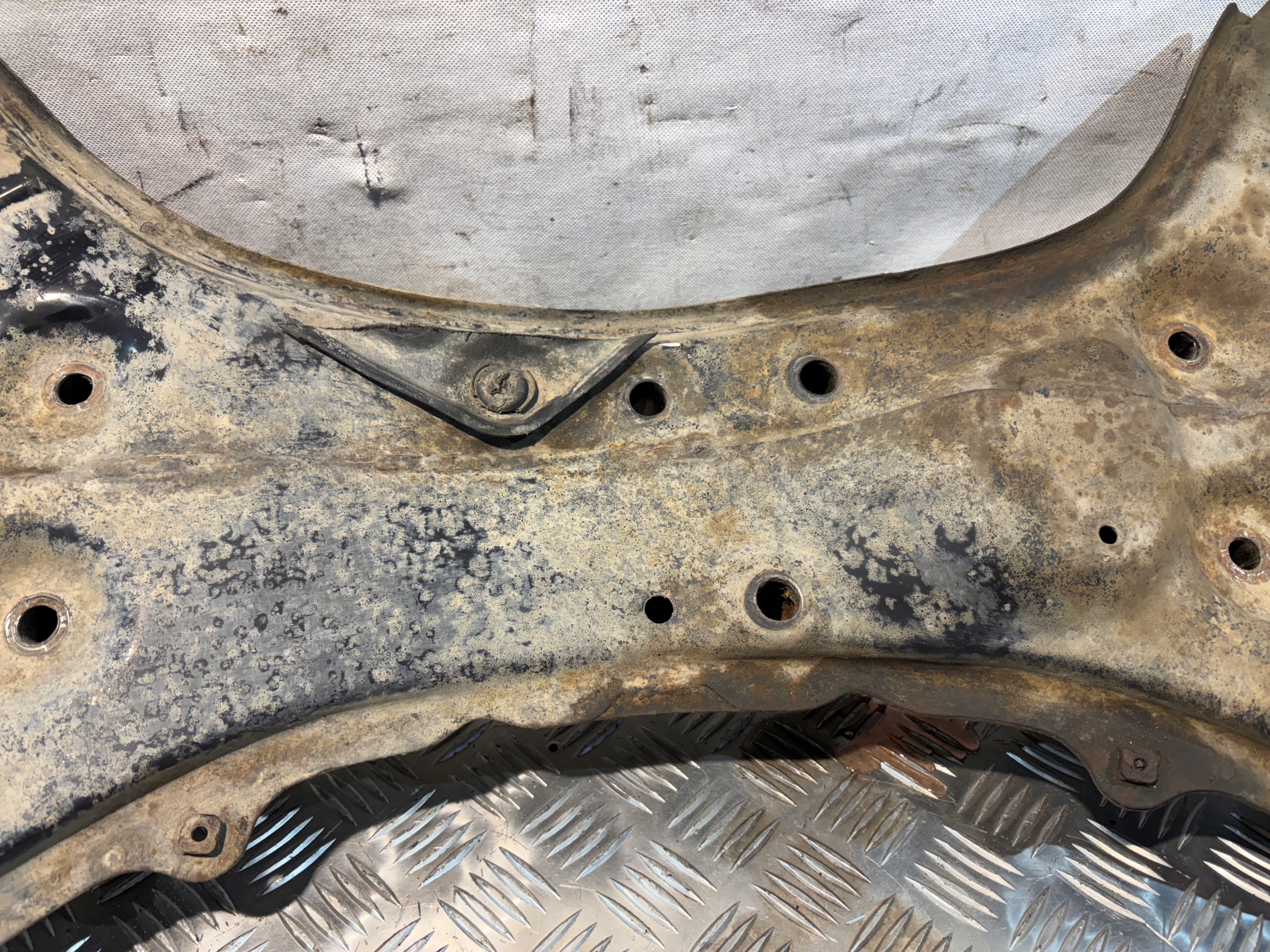 subframe axle beam front Toyota Yaris and 1 1,4 DI