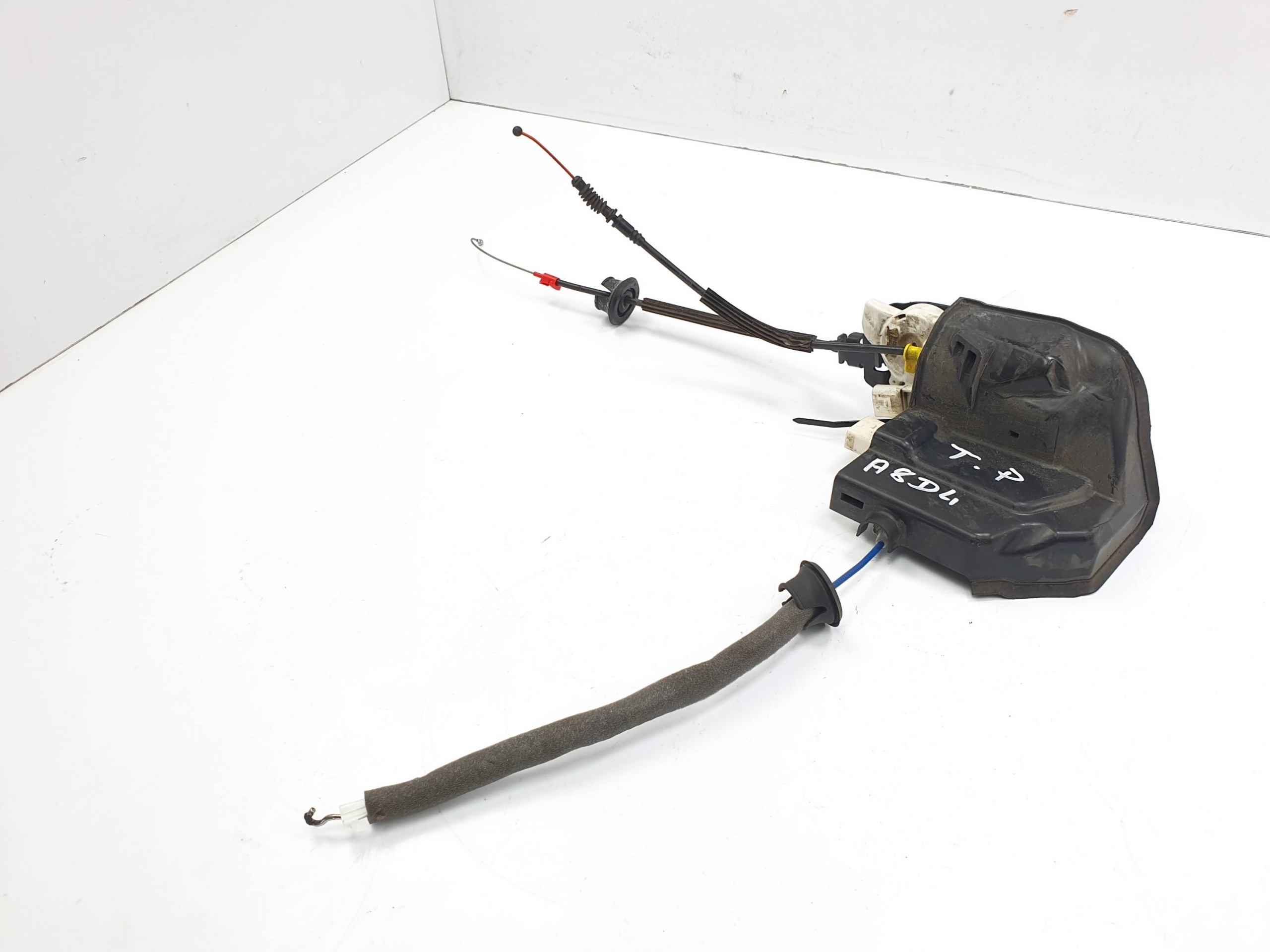 ZAMEK DRZWI PRAWY TYL AUDI A8 L D4 LIFT DOCIAG