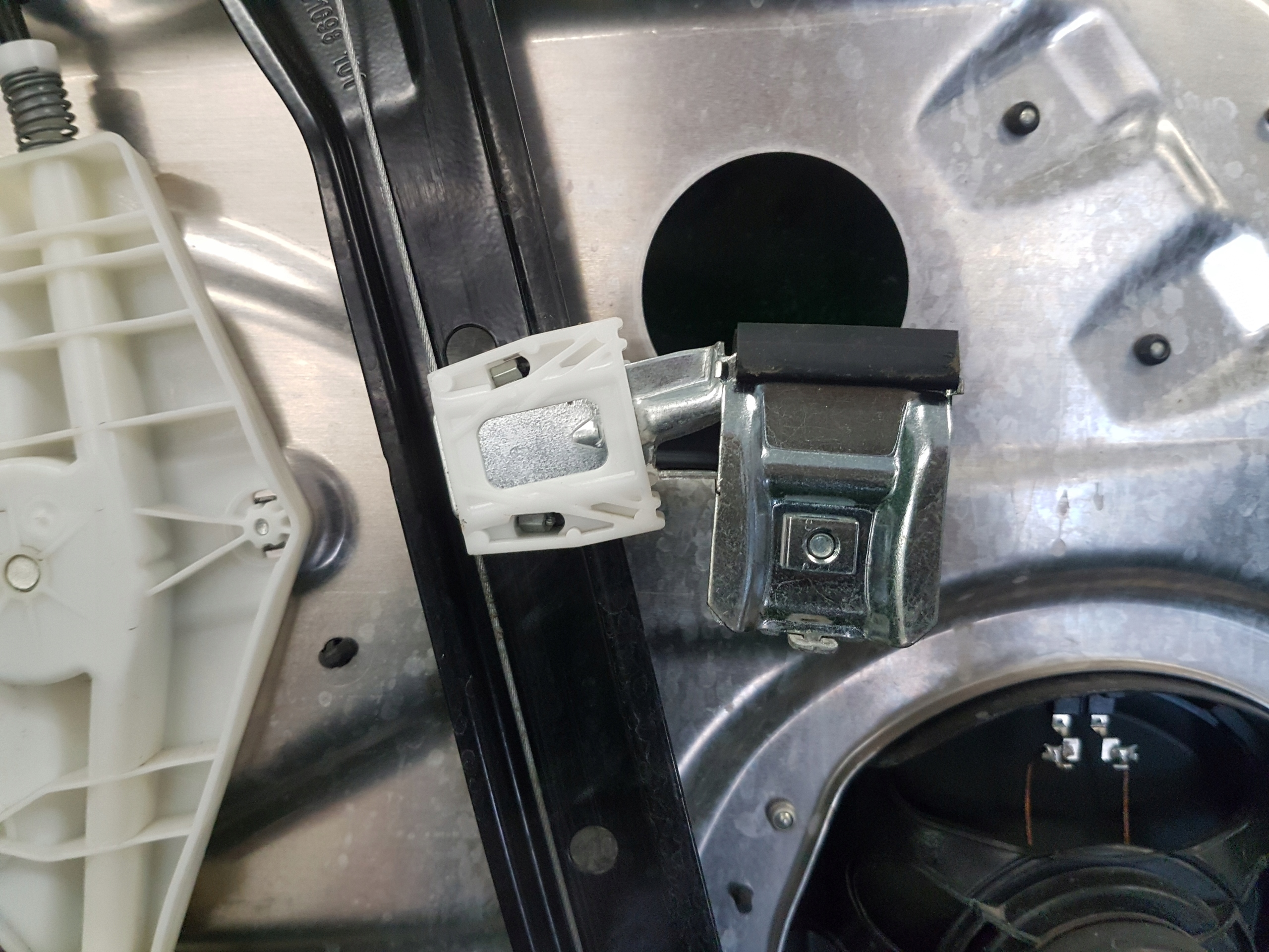 ELE mechanism windows right front MERCEDES-BENZ C-KLASA W204