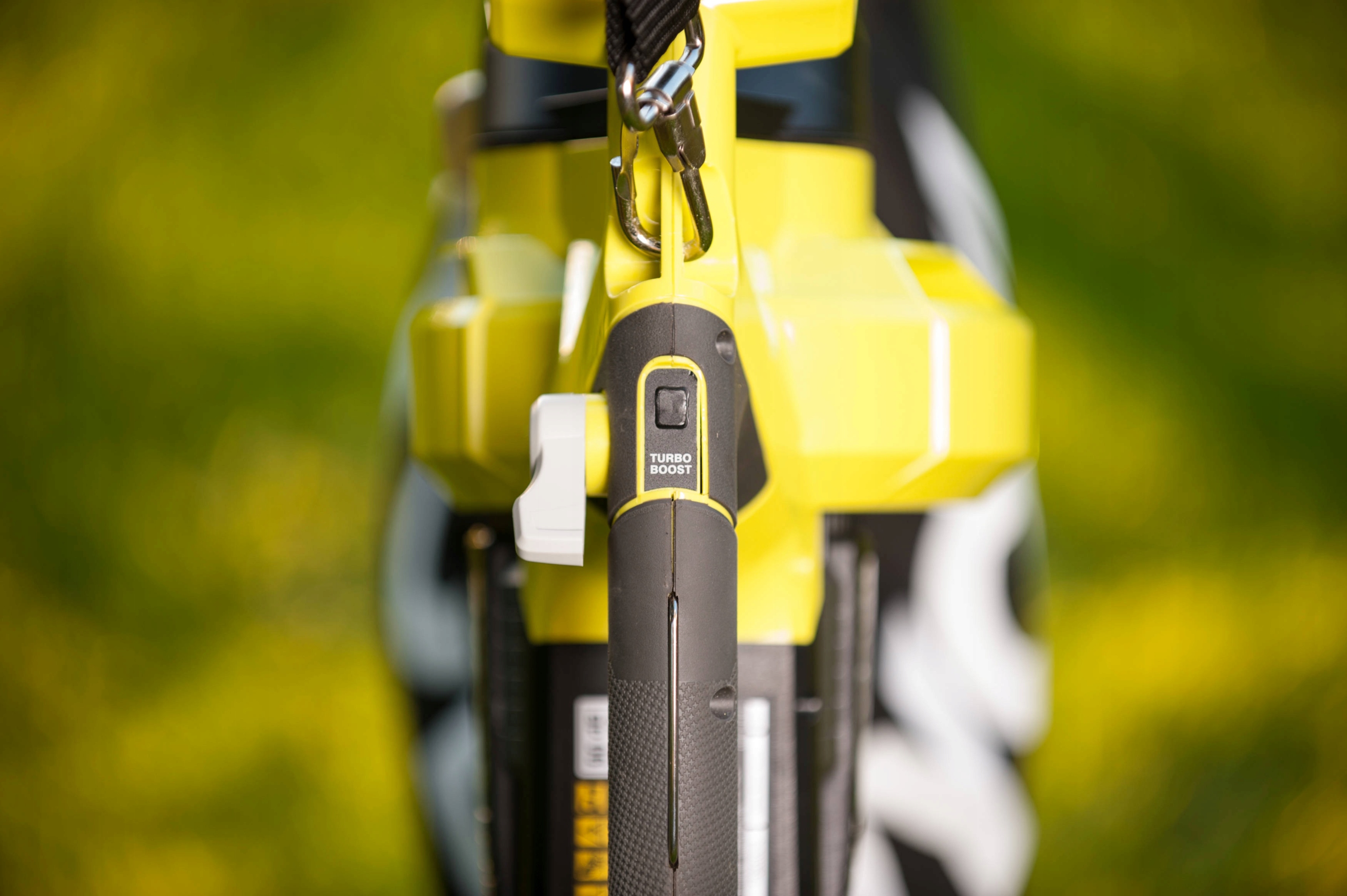 RYOBI Dmuchawa ODKURZACZ Akumulatorowa OBV18+1,3Ah Waga narzędzia 3.7 kg