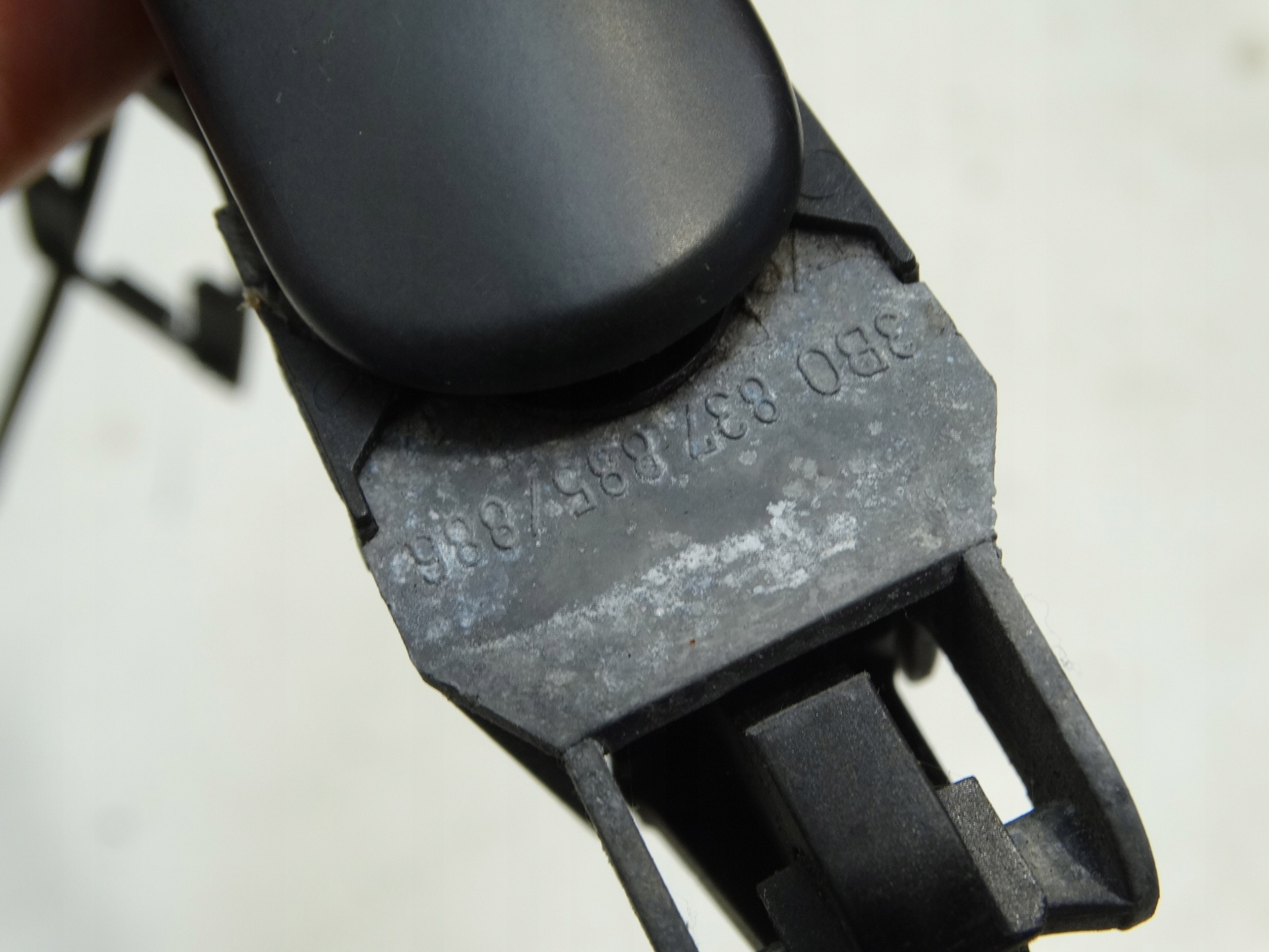 handle exterior left front VOLKSWAGEN POLO 9N LIFT
