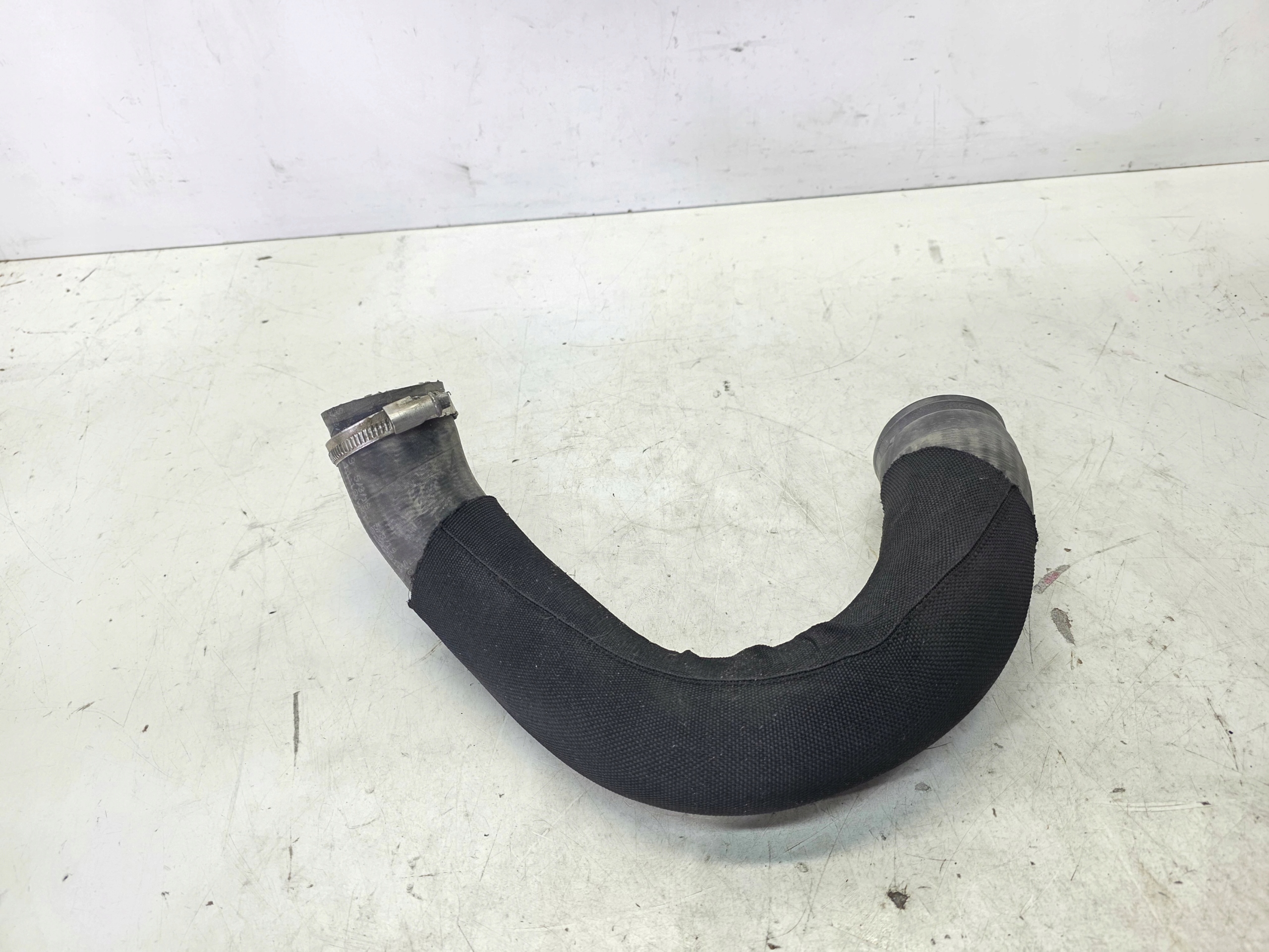 trouba hadice intercoolera AUDI A6 C8 A7 3.0 TDI 4K0145738R