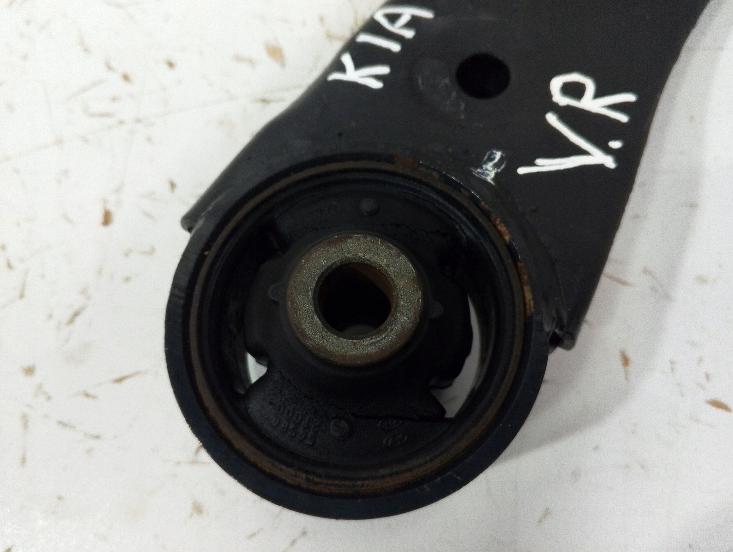 KIA SPOTRAGE III HYUNDAI IX35 arm front right (Q137)