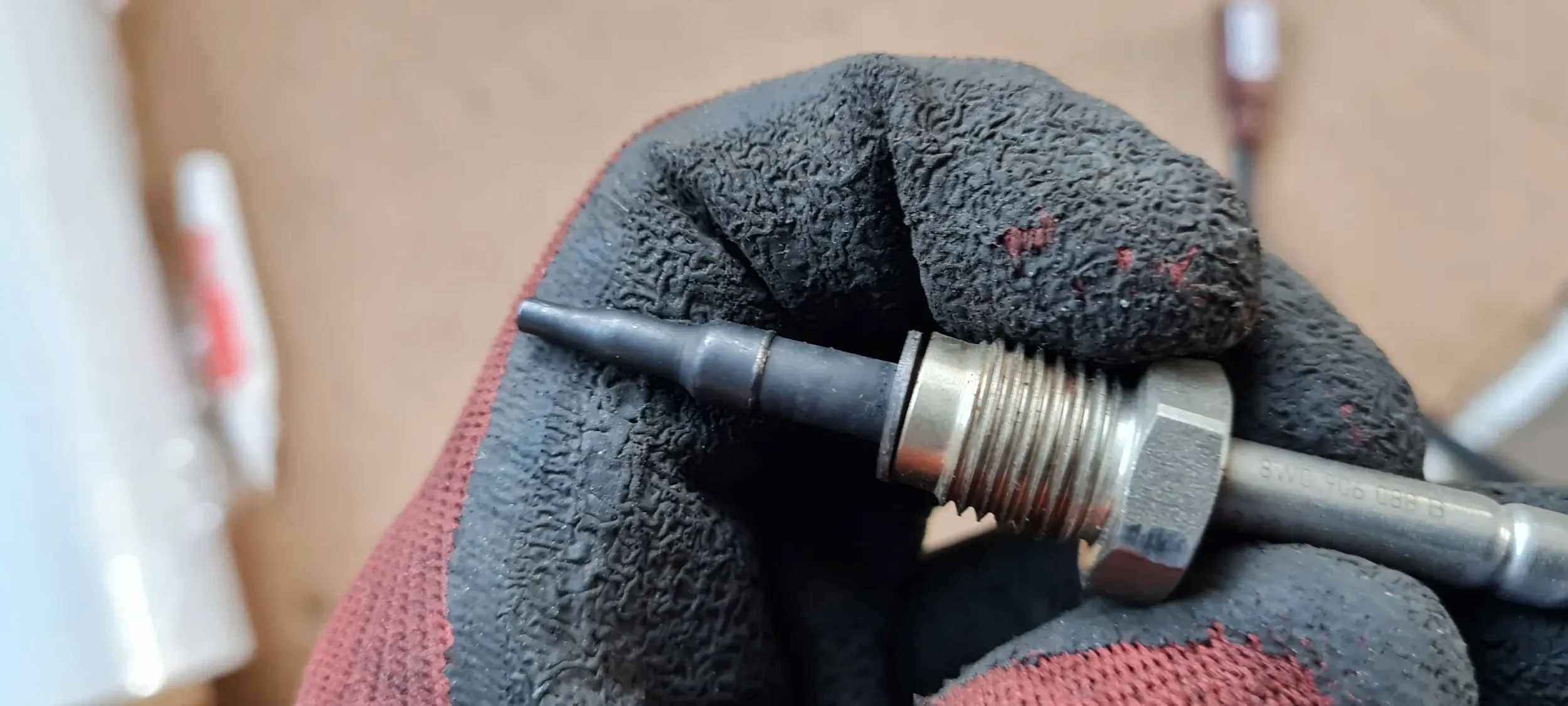 A4 B9 8W SENSOR TEMPERATURY GASE 2.0 TDI 8W0906088B A5 8W Q5 A6