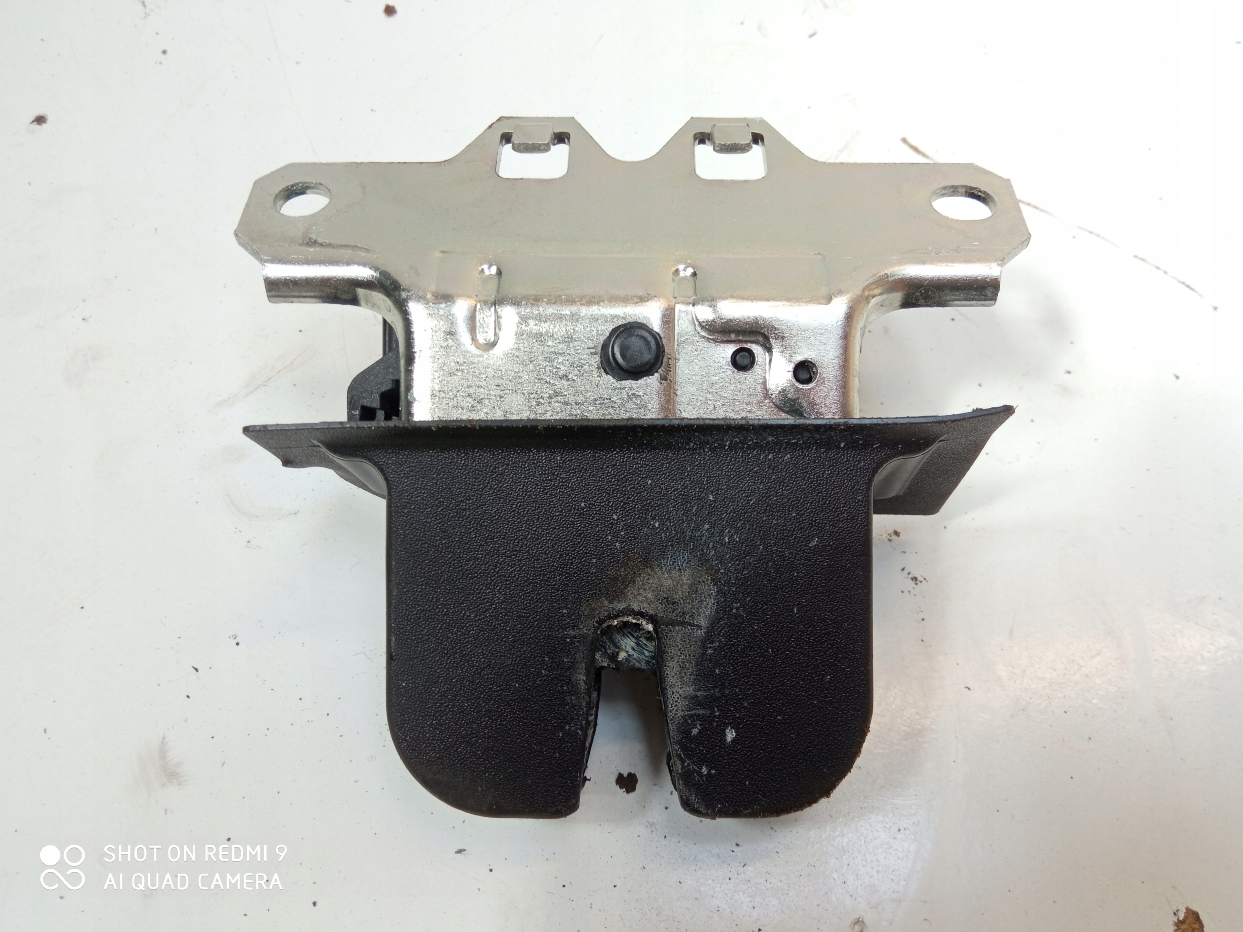 OPEL INSIGNIA A LIFT HB lock bonnet rear part
