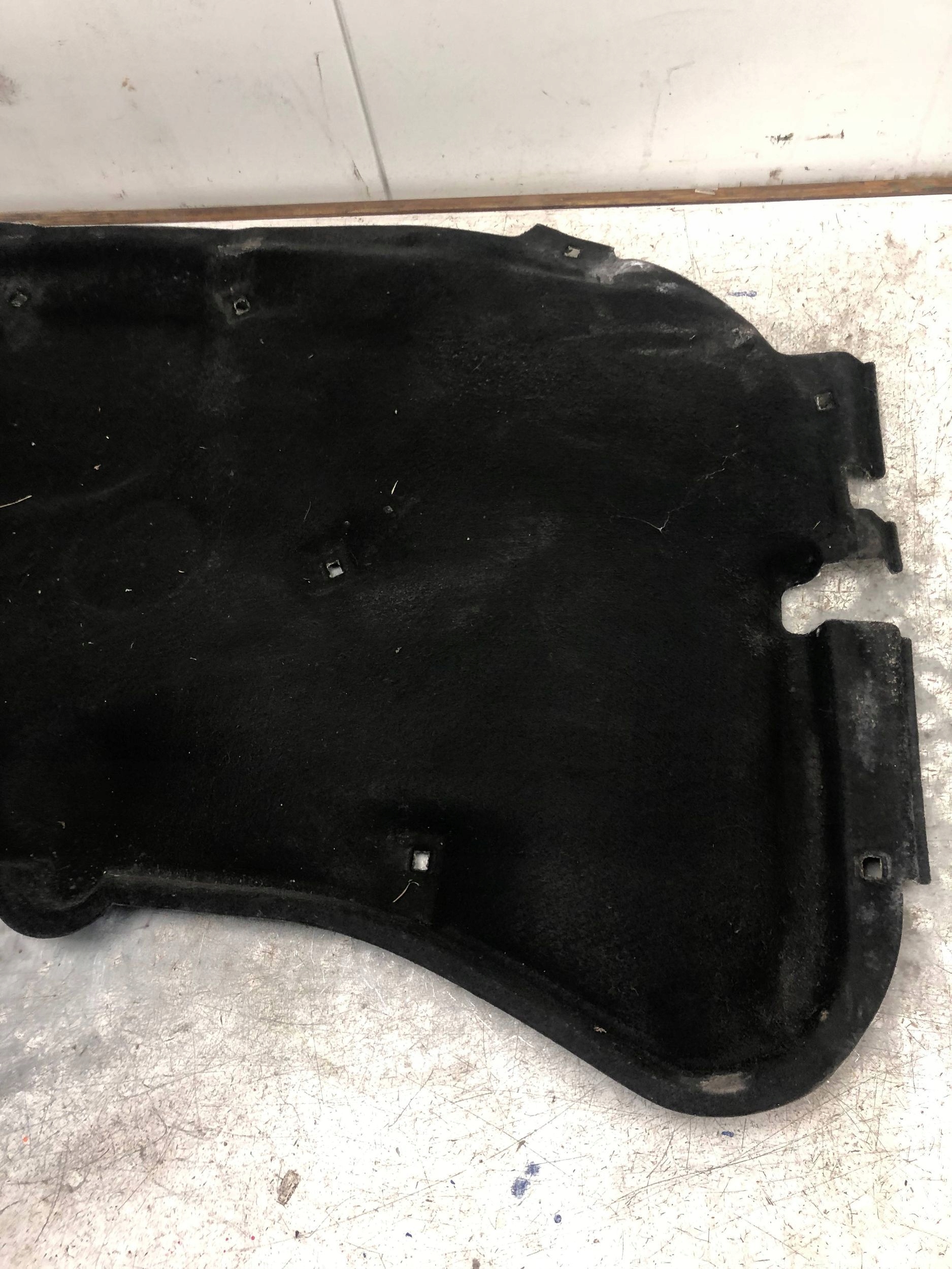 Insonorisation du capot VW BORA 1J0863835F