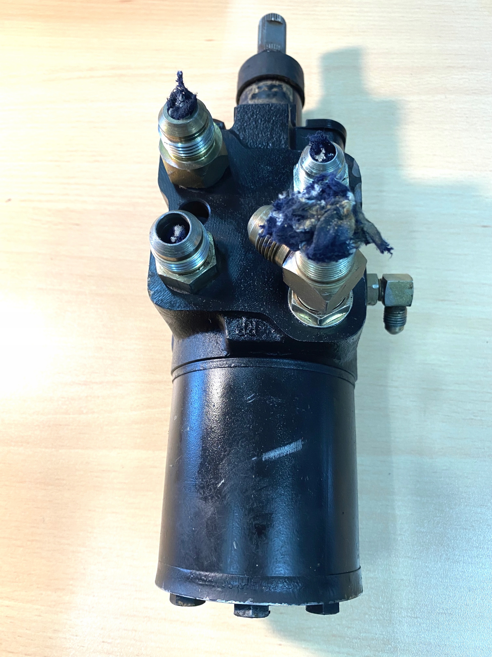 Orbitrol EATON 236-3011-003 ładowarka Case 821C