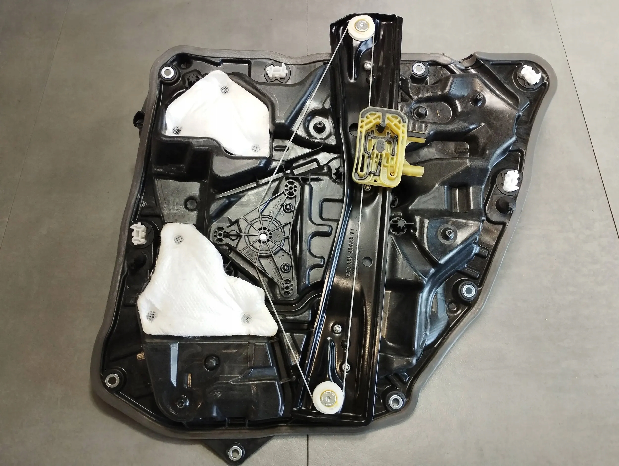 BMW 7 G11 window regulator mechanism left rear part 7360403