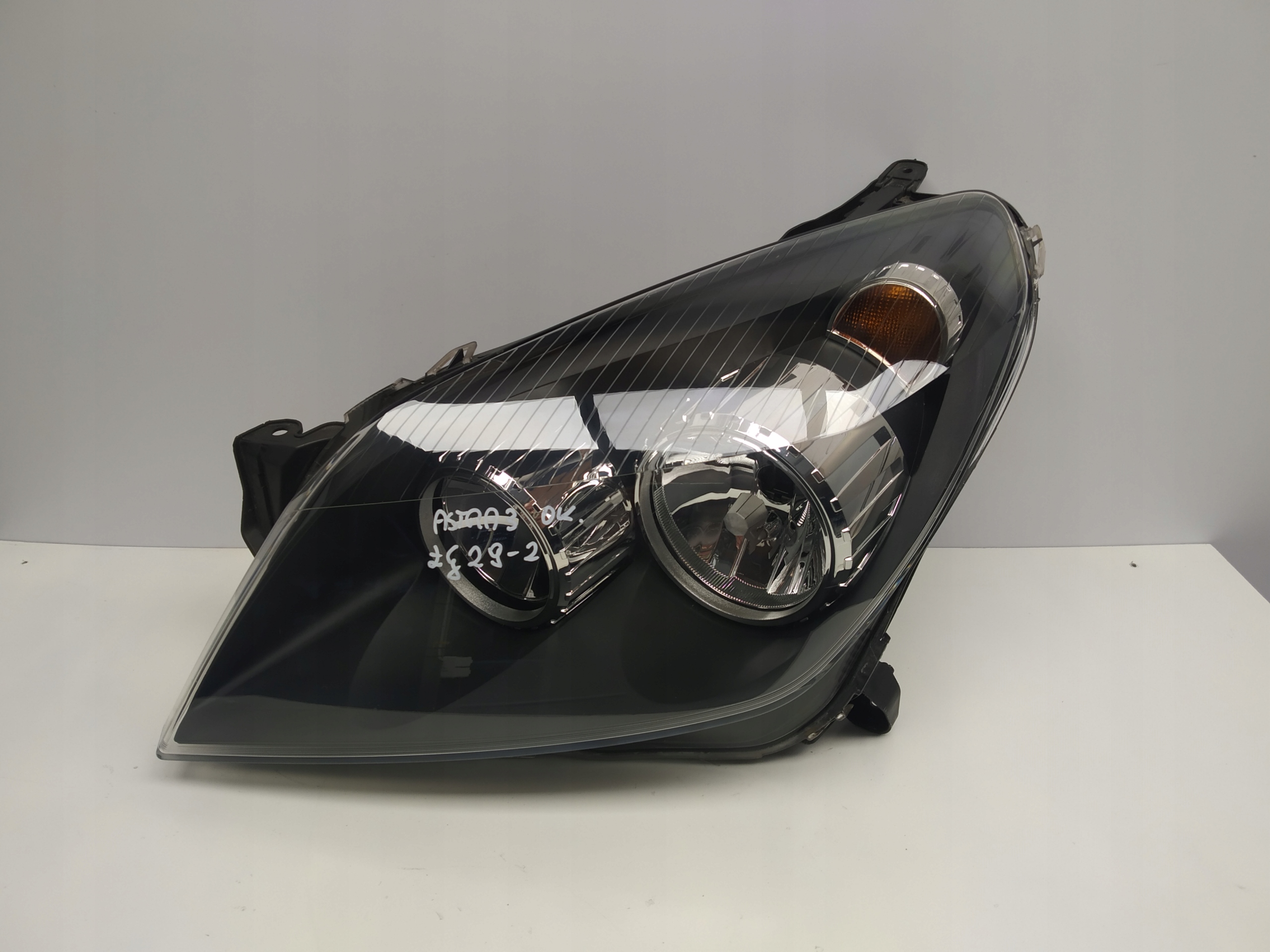 2004-07r Opel Astra III H reflektor light front left before lift Hella OM