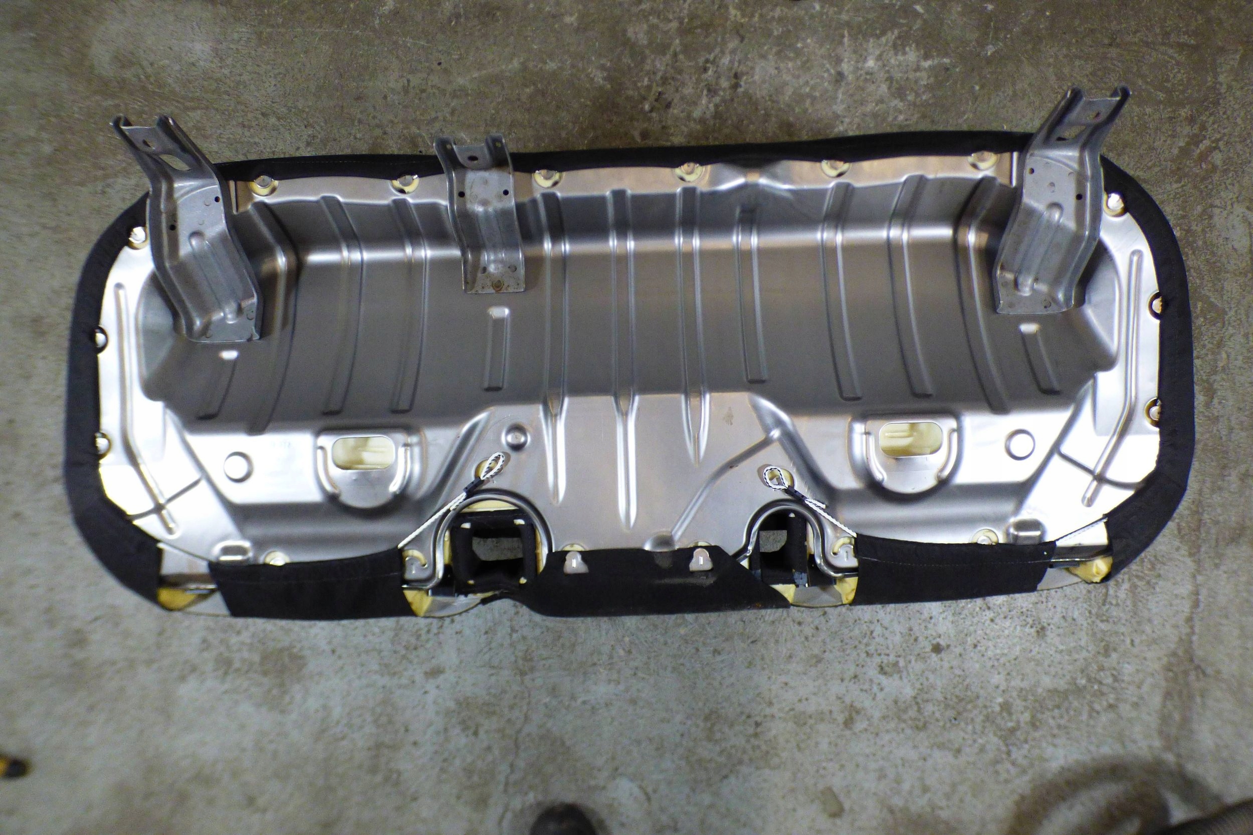 Opel Corsa E 3DRZWI Sitz Gurten zapinki KPL.