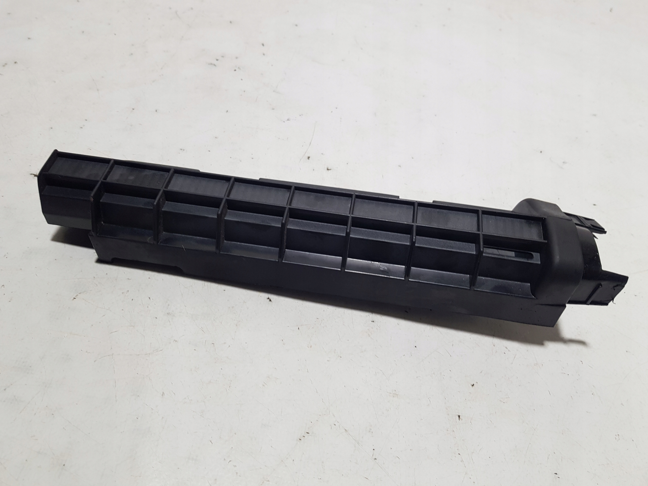 bracket holder roofs boot right rear part MERCEDES W207 A207 CABRIO