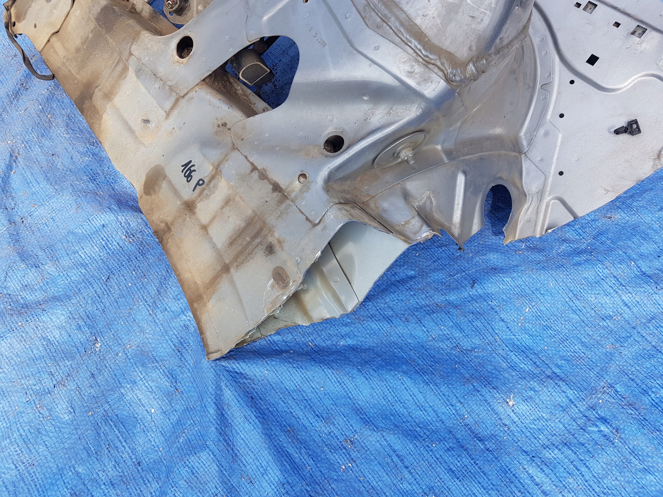 MERCEDES ML W166 placement quarter quarter right front front right
