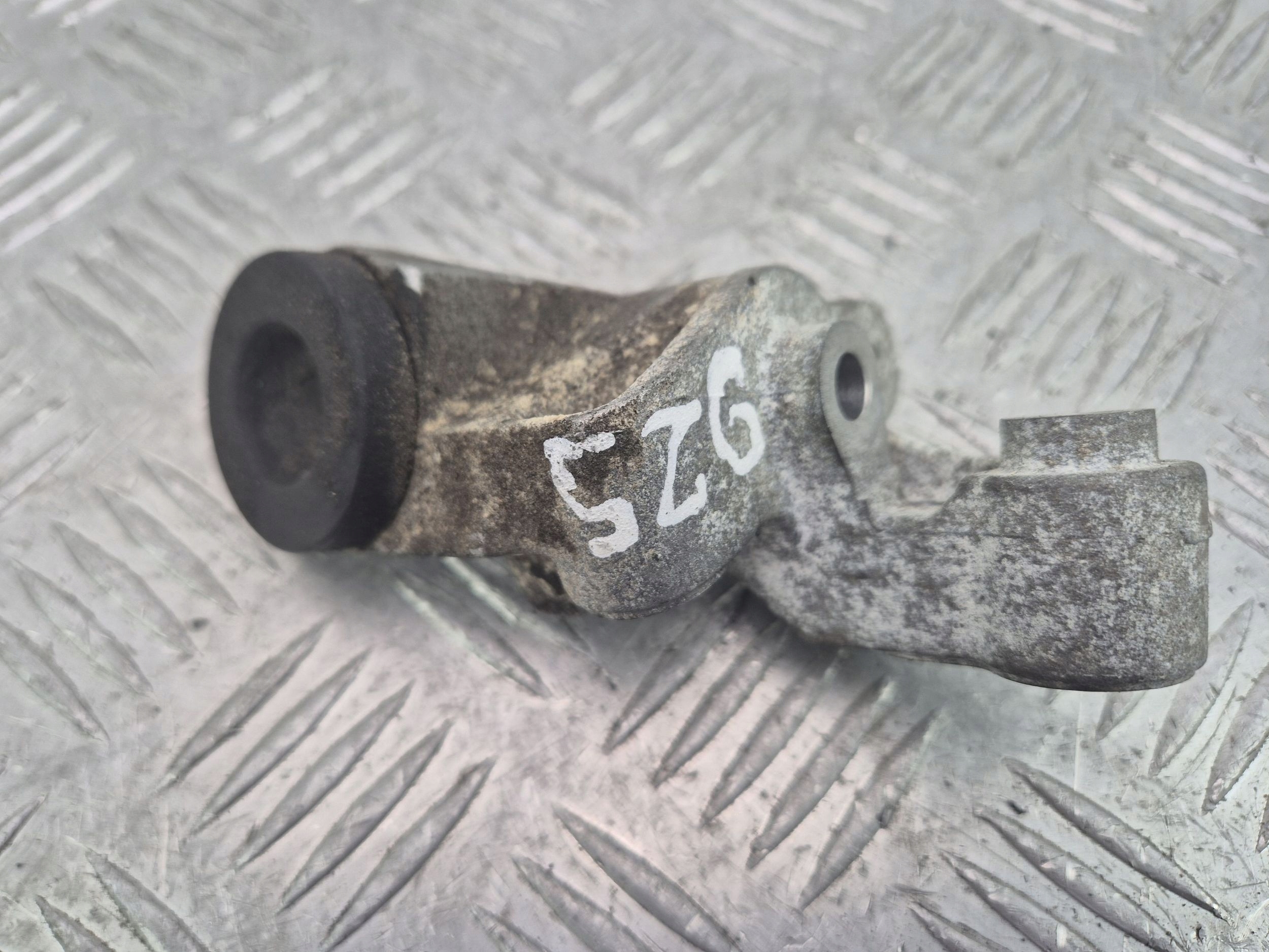engine mount Mercedes C200d W205 A6542200000 OM654