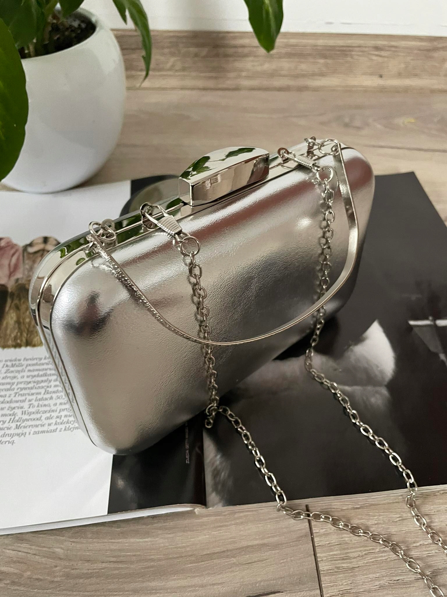 WIECZOROWA KOPERTÓWKA PUZDERKO EKO silver RĄCZKA Odcień srebrny