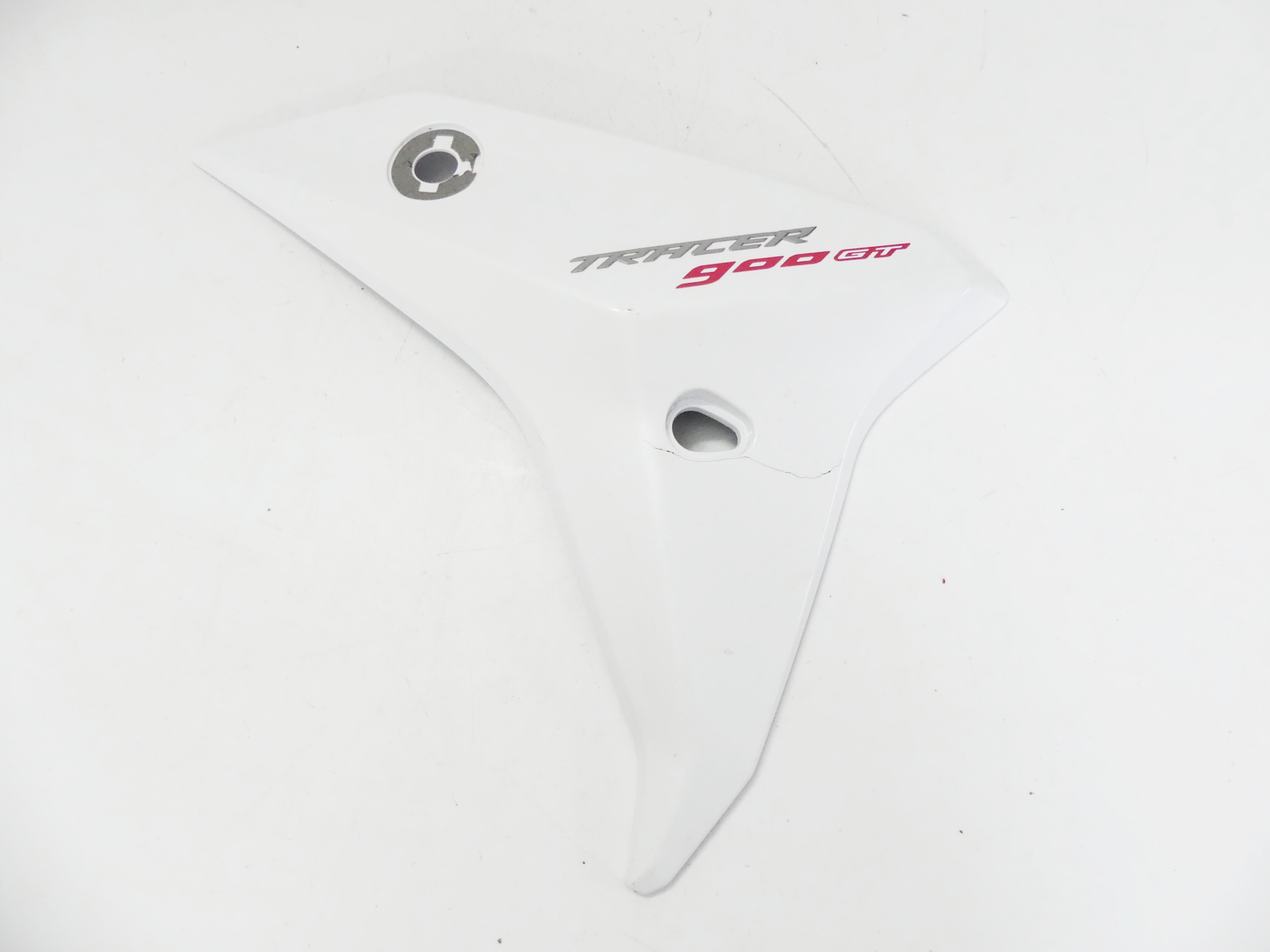 B5C-2835U-00 - , СТОРОНА ОБТЕКАТЕЛЬ КАПОТ L YAMAHA TRACER 900 19+