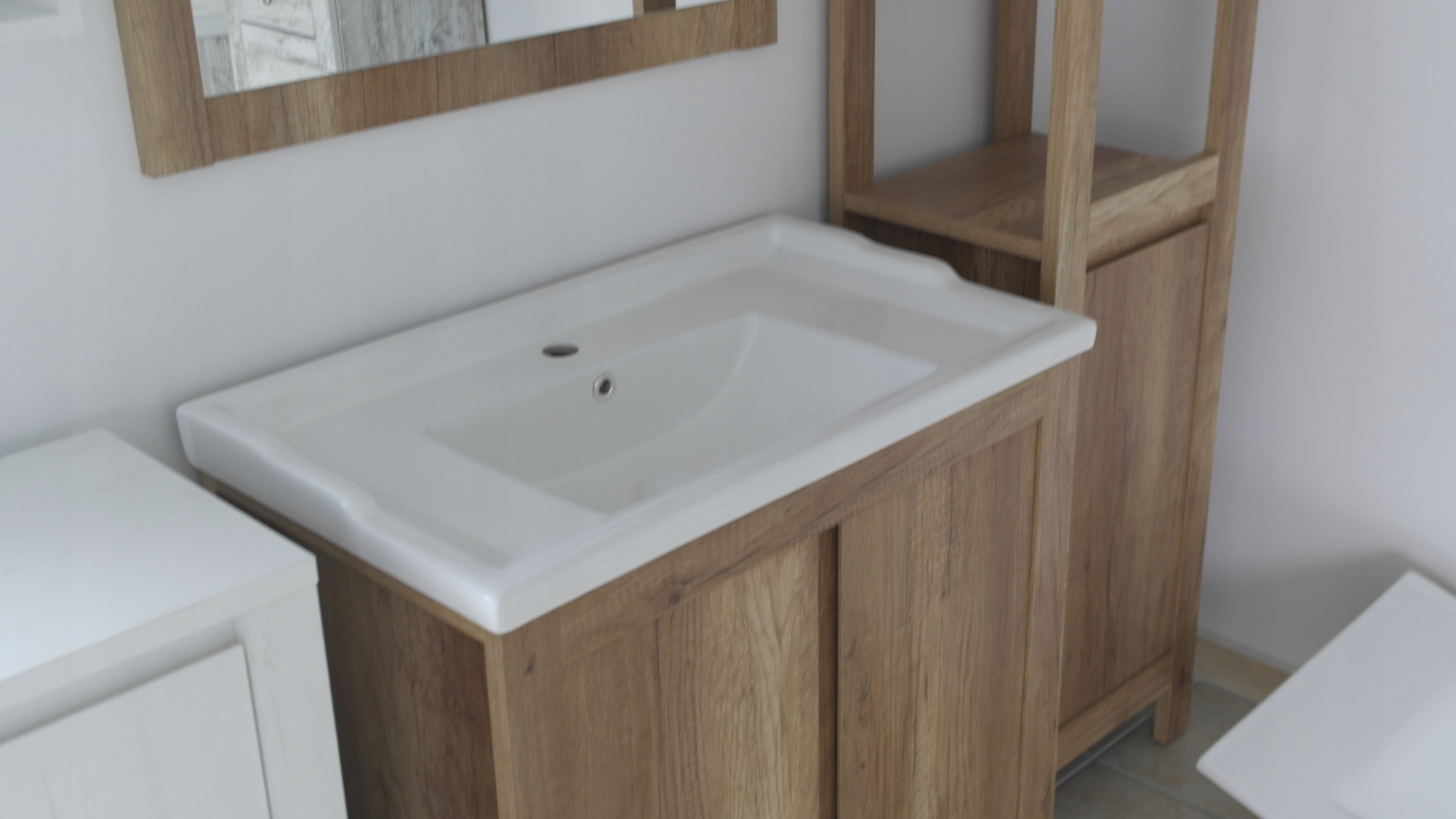 Umywalka ceramiczna 80 cm retro prostokątna Rodzaj prostokątna