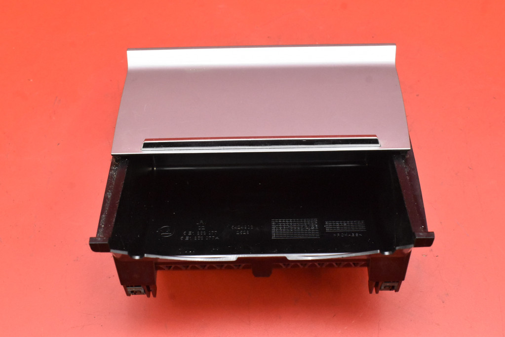 Handschuhfach mitte 5E1863077 SKODA OCTAVIA 3 III 13-17