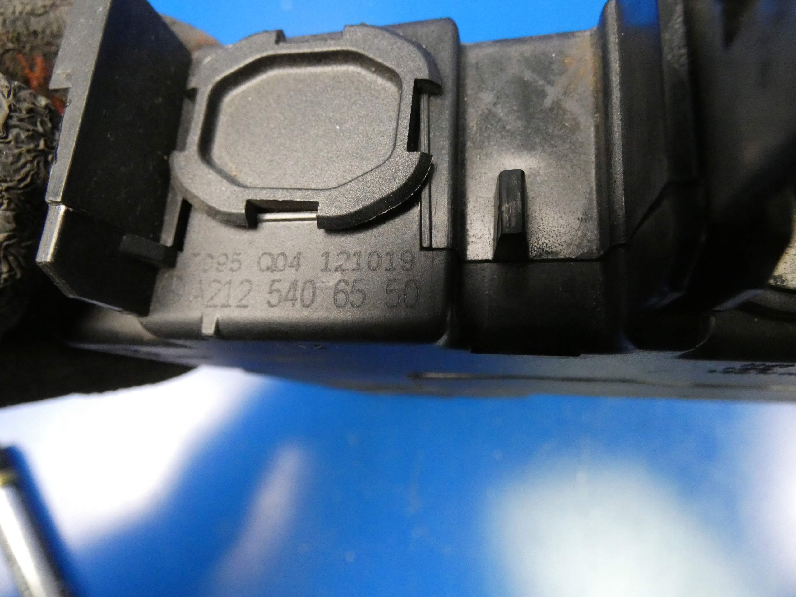 MERCEDES W212 W207 pyrotechnic clamp
