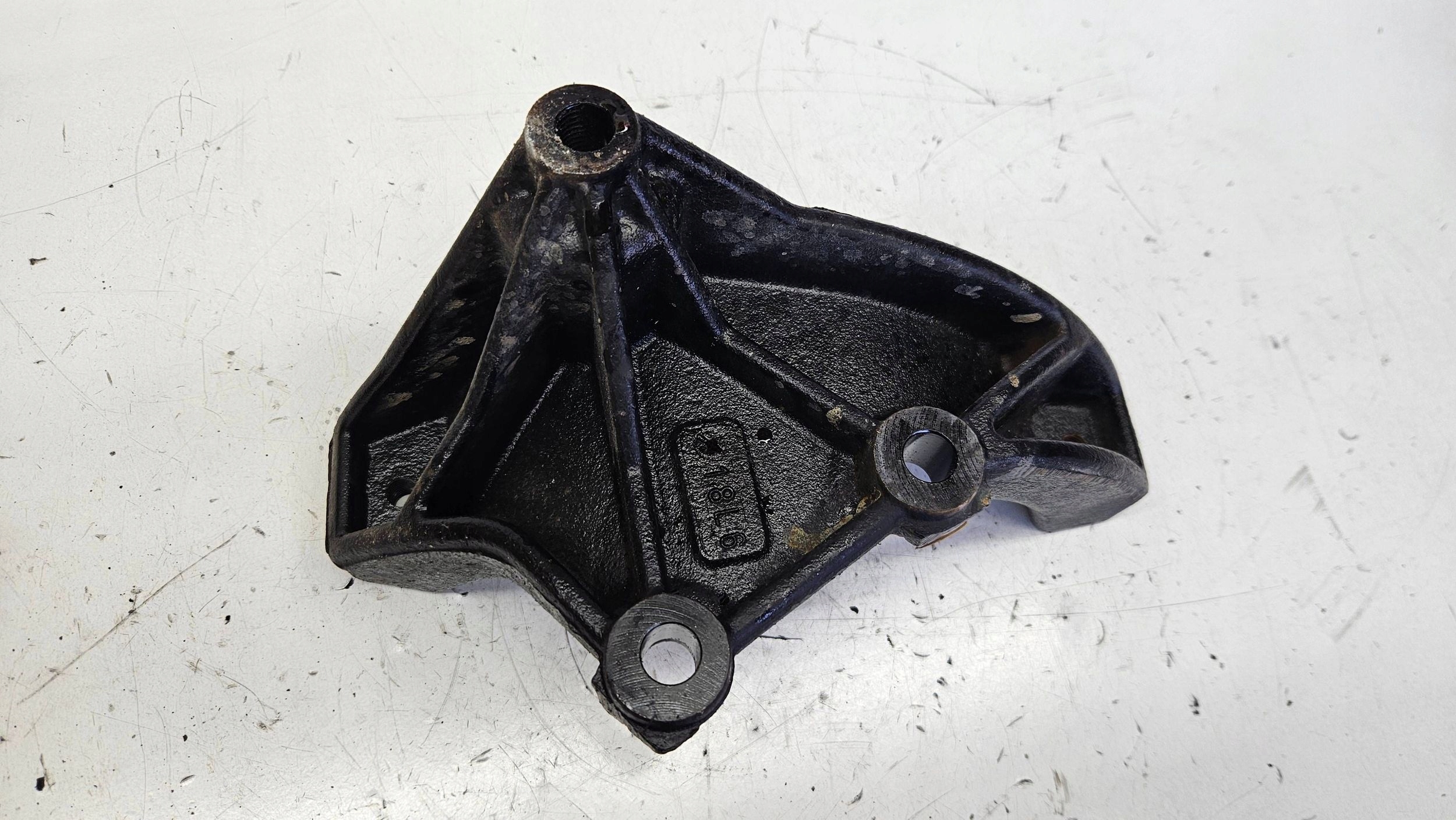 Ford Transit VII 2.0 Ecoblue YLF6 FWD Support Support plaque Moteur