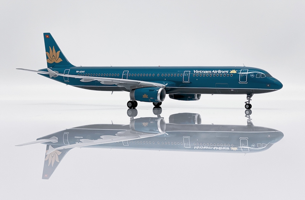 Model letadla Airbus A321 Vietnam 1:200 JcWings