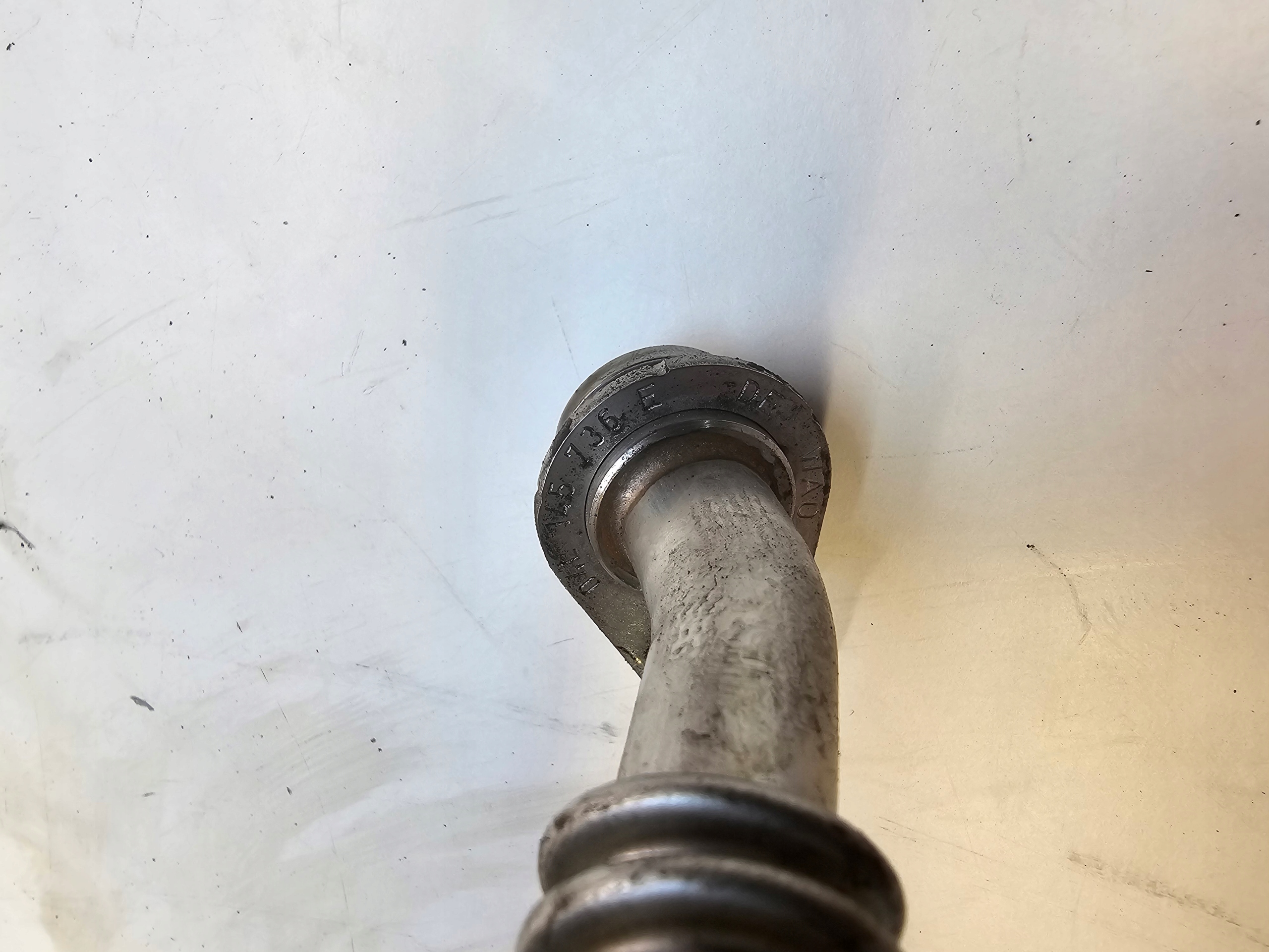 CIJEV PRIJENOS POWROT ULJA AUDI VW 04L145736E
