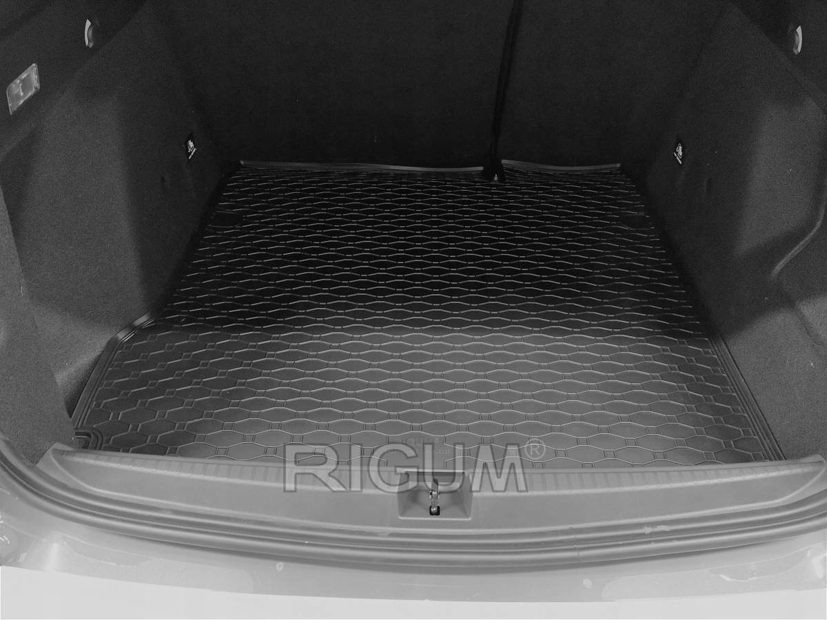 Dacia Duster SUV 2010-2017 Dywanik wkład do bagażnika Stan opakowania oryginalne