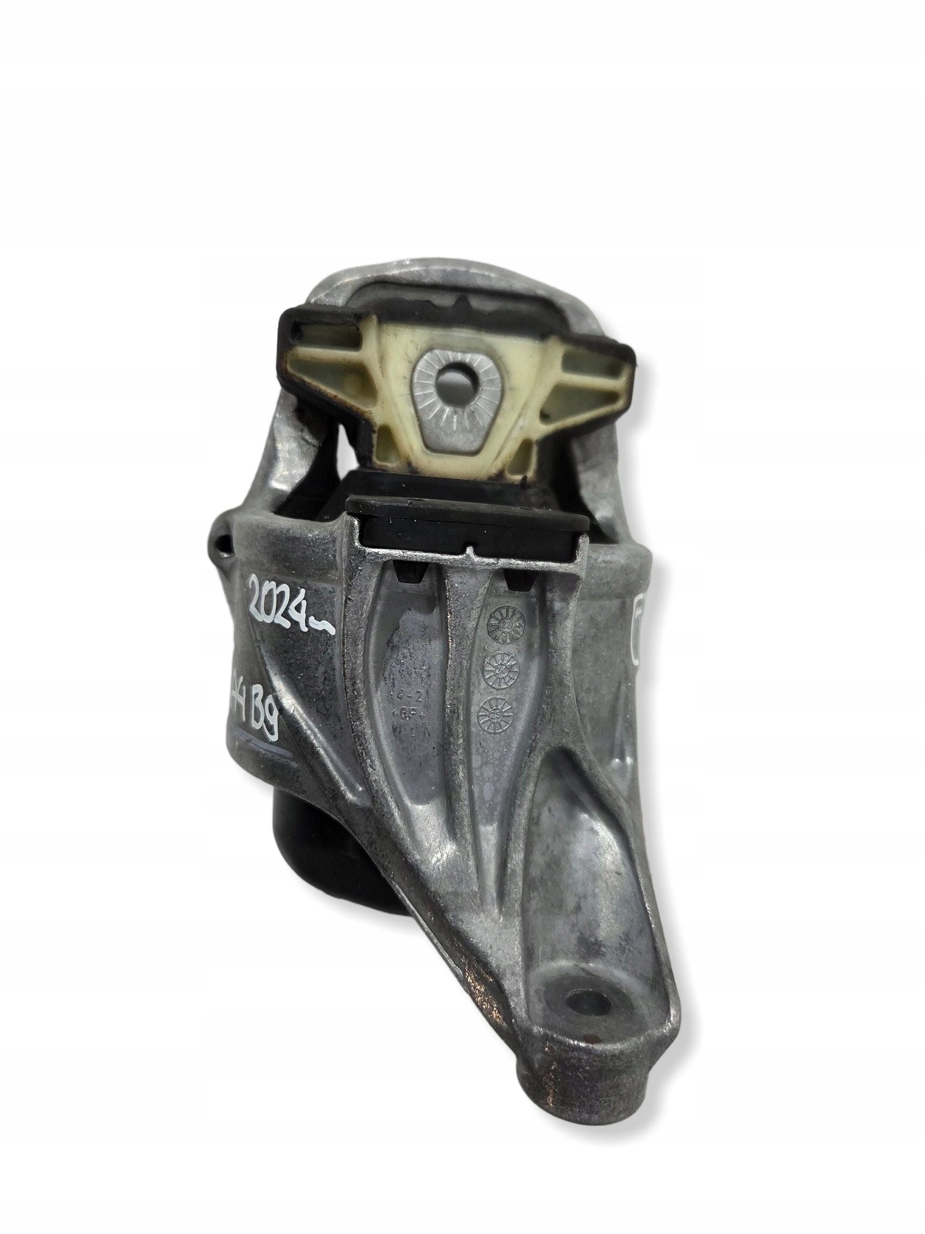 Audi A4 S4 B9 8W engine mount left 8W0199371CP (T85)