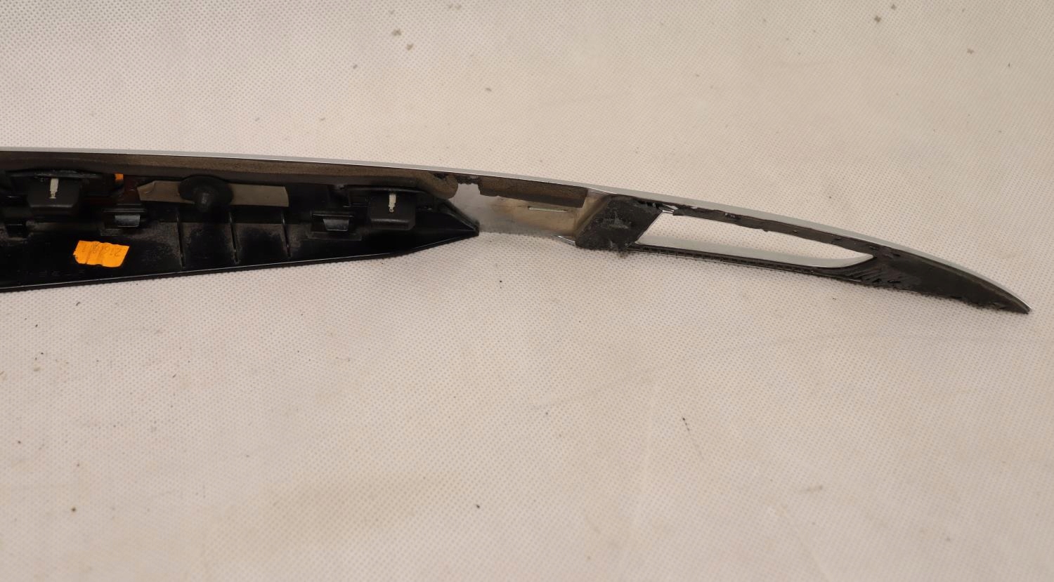 TESLA MODEL S LISTWA NAKŁADKA KŁAPY CHROM TYŁ Strona zabudowy tył