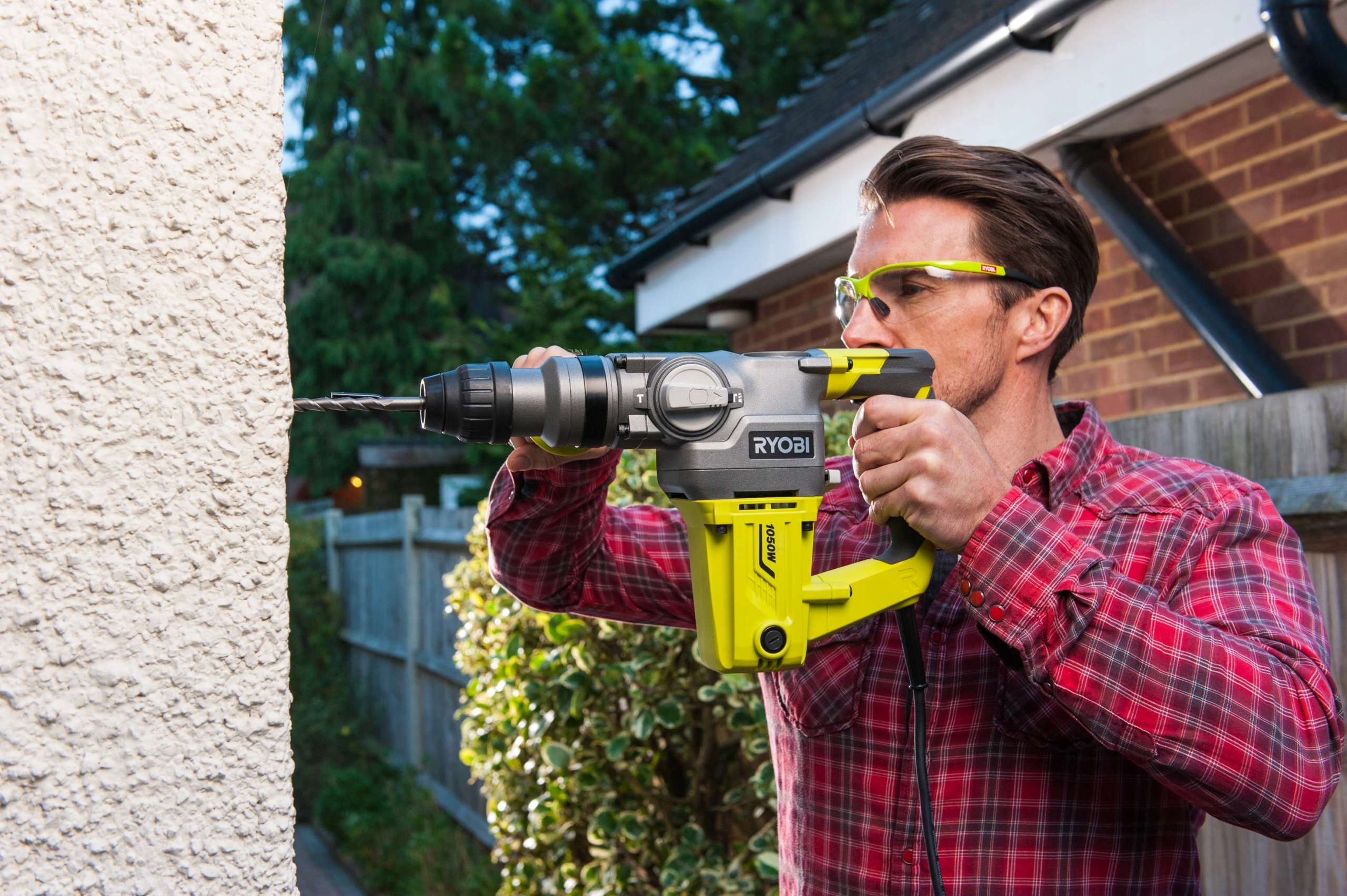 RYOBI MŁOT UDAROWY MŁOTOWIERTARKA 1050W 3,6 J RSDS1050-K +WALIZKA+DŁUTA Marka Ryobi