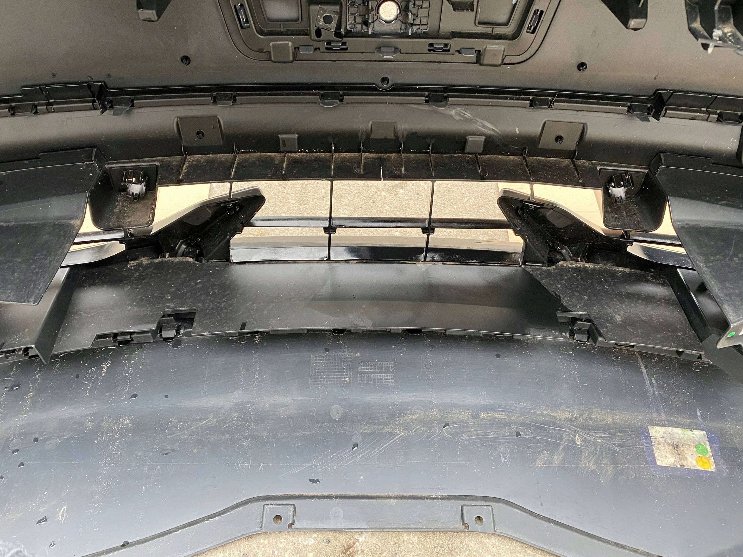 VW ID UNYX complete bumper front front KAMERA PDC moulding
