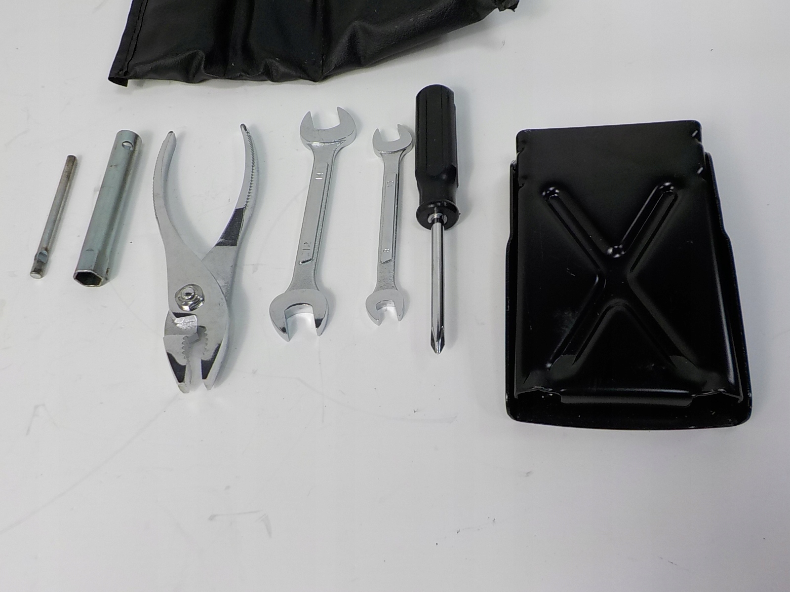 7345756 - LEXUS GS300 IS РЕМОНТНИЙ КОМПЛЕКТ ГАЙКОВІ КЛЮЧІ ІНСТРУМЕНТИ