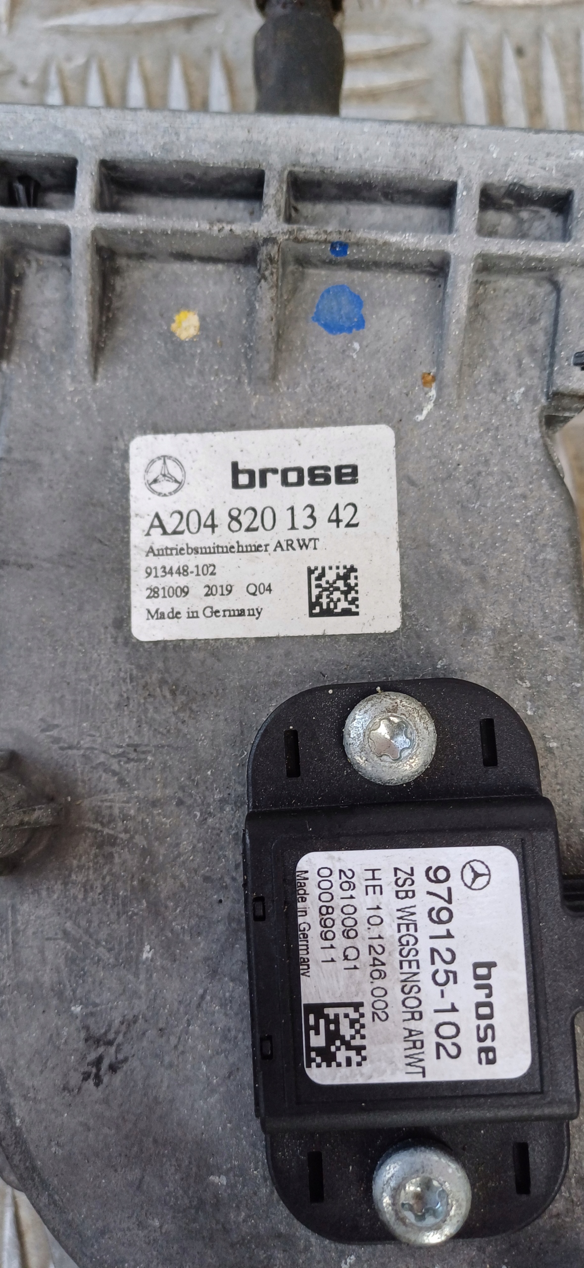 MERCEDES W204 W212 NAPED Mécanisme du capot a2048201342