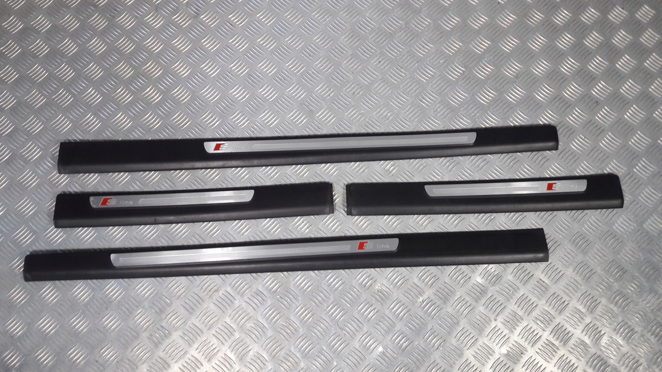 LISTWY NA PRÓG AUDI A6 C6 S LINE