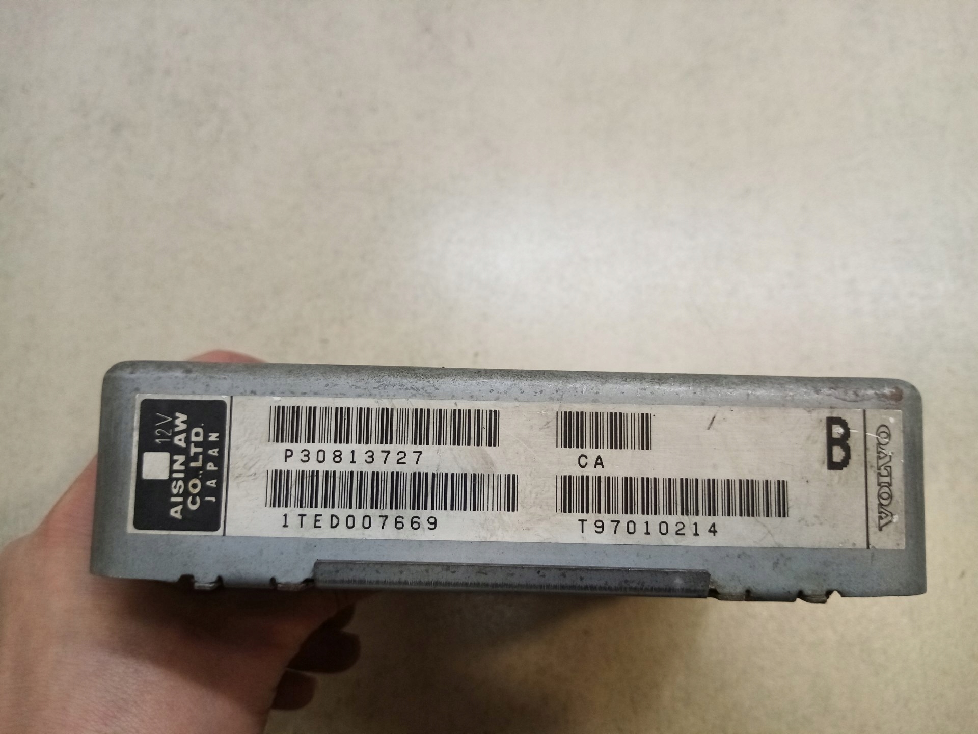 control unit of the engine VOLVO V40 2.0 P30813727