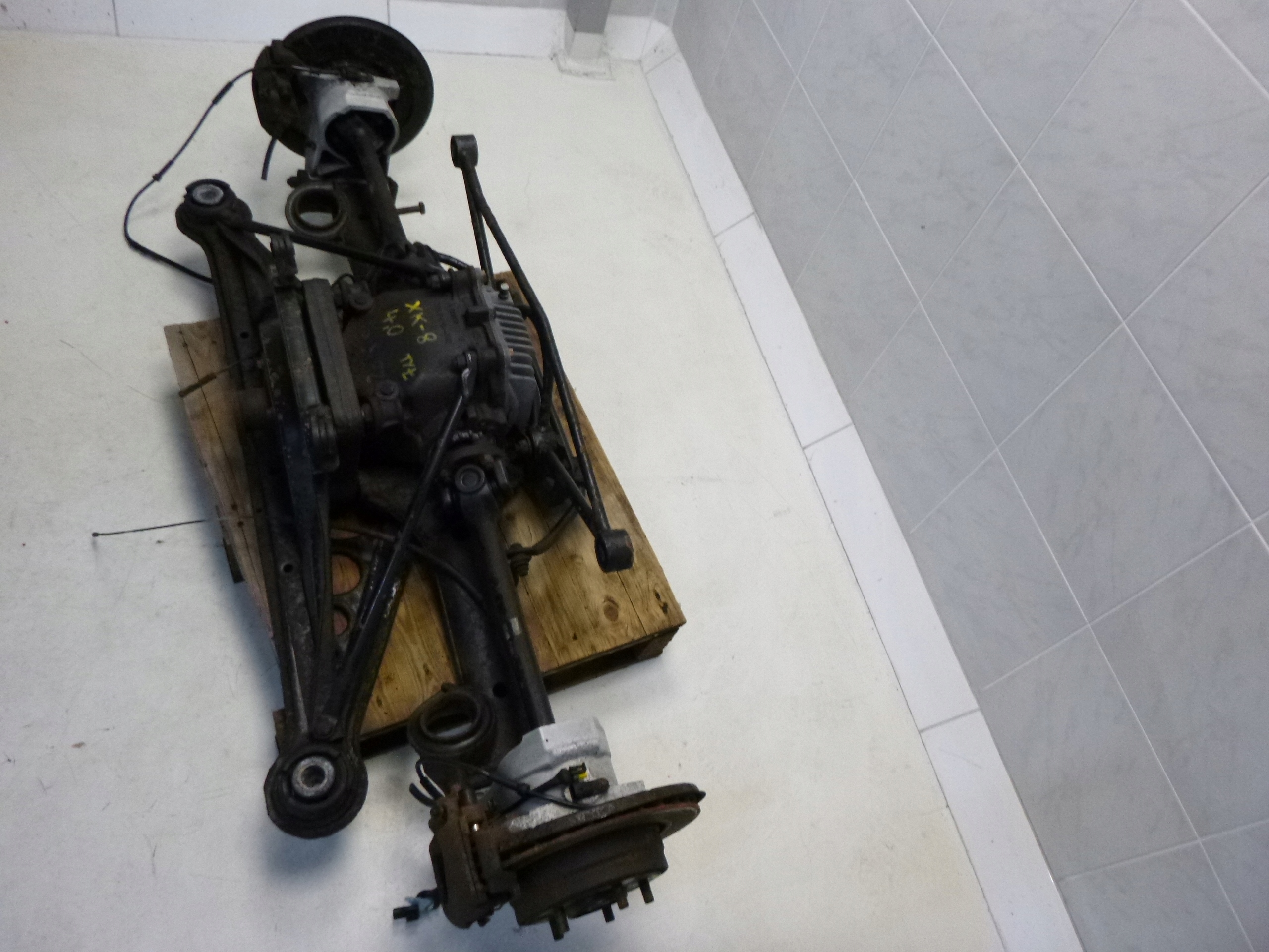 JAGUAR XK8 X100 4.0 V8 ACHSTRÄGER HECK ACHSTRÄGER DIFFERENTIAL