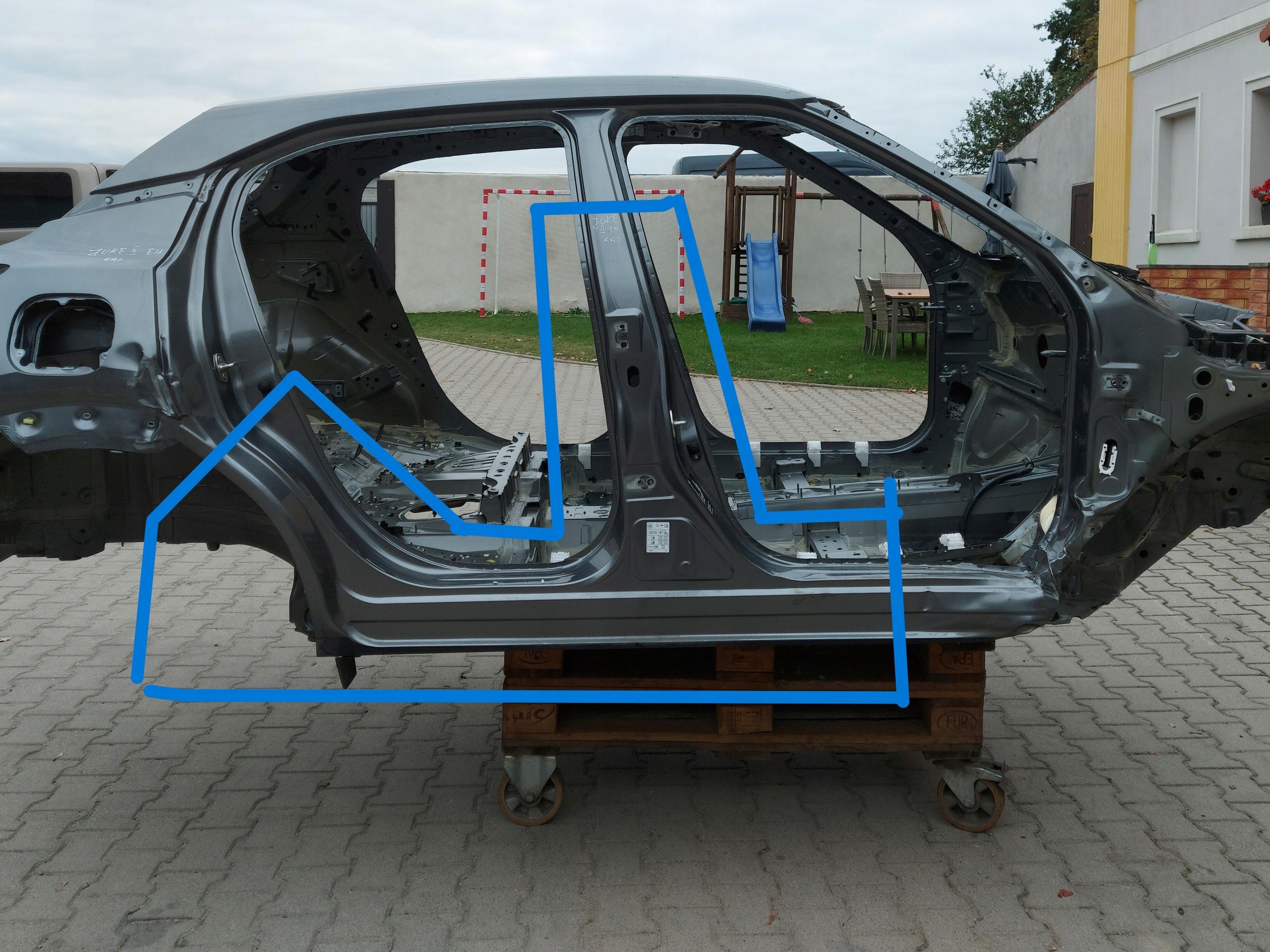 NISSAN Juke II F16 Стойка порог правый KAD