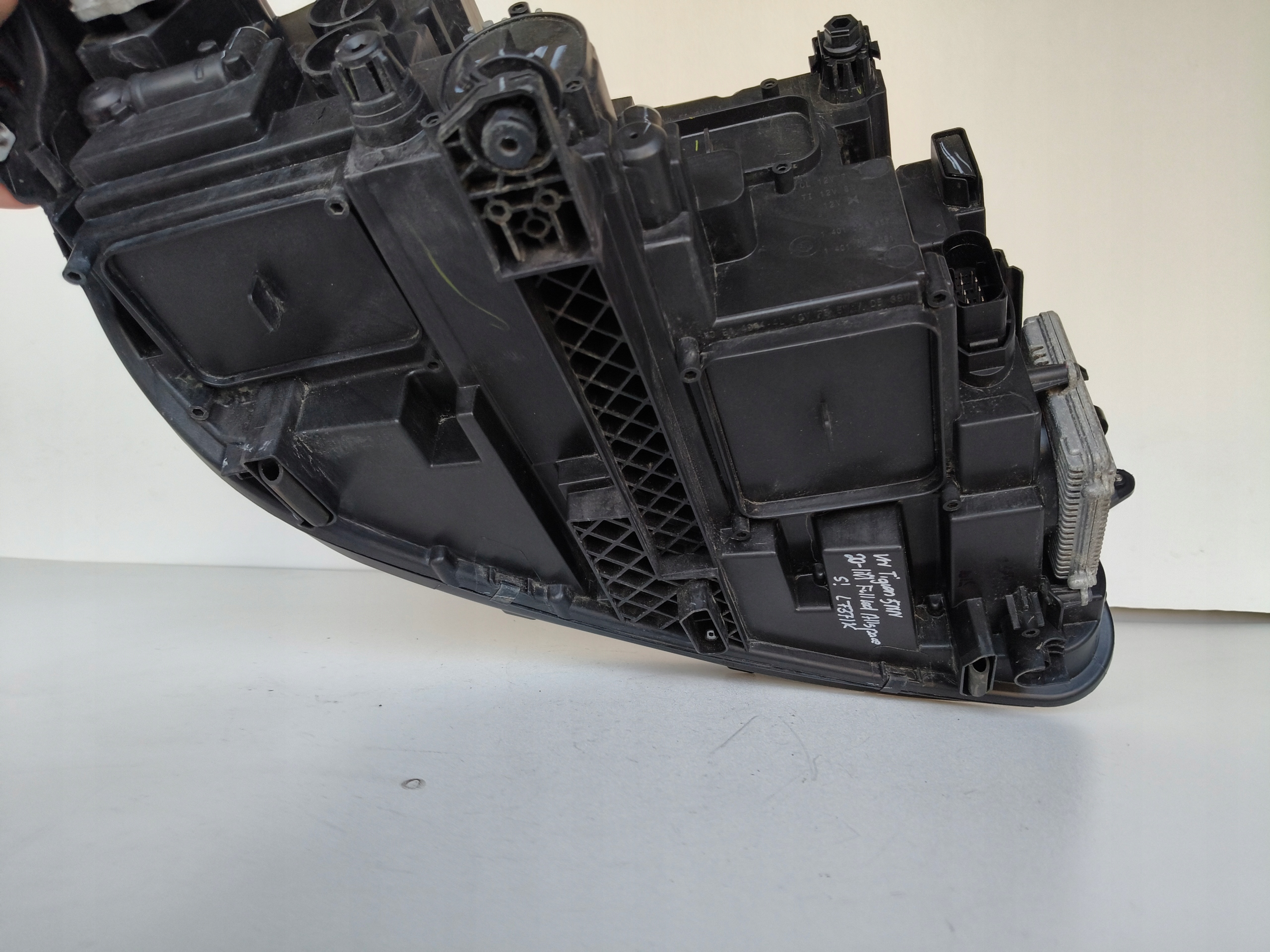light left REFLEKTOR VW TIGUAN 5NN ALLSPACE 20- LIFT FULL LED IQ LIGHT